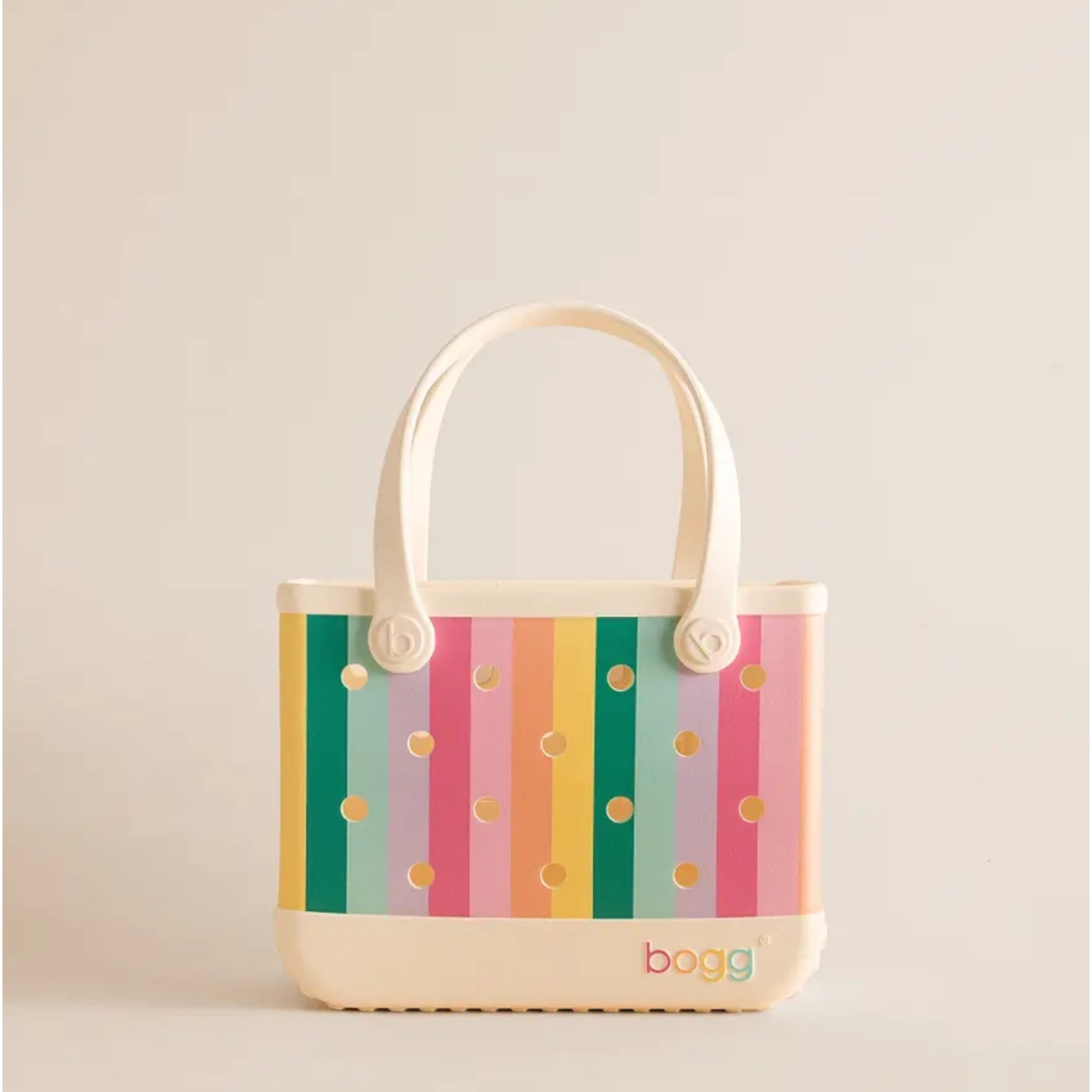 Perfect bogg bag for spring or summer pool days!! 

#LTKTravel #LTKmomlife #LTKKids
