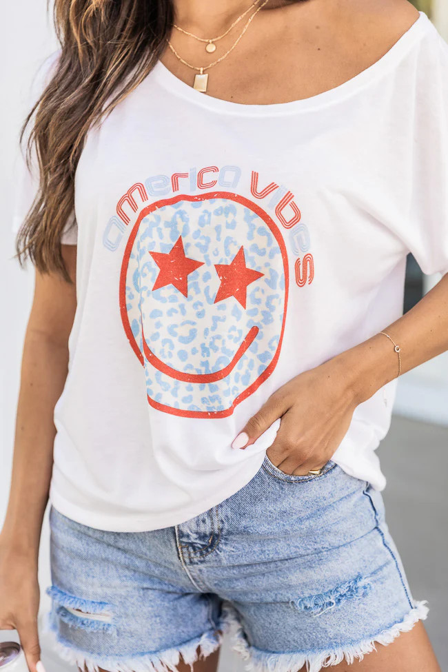 America Vibes Smiley White Graphic Slouchy Tee | Pink Lily