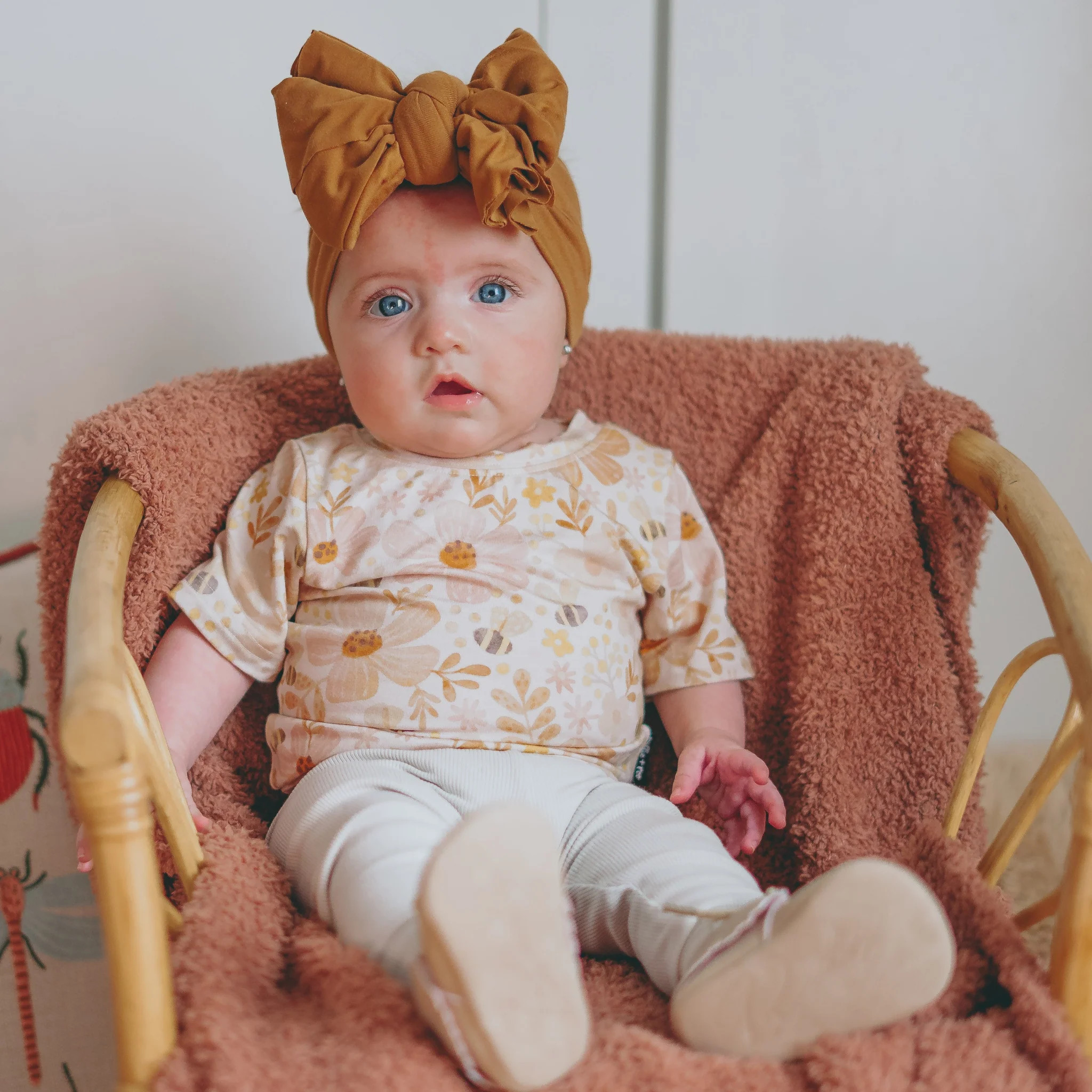 BASIC TEE- Spring Bee | millie + roo