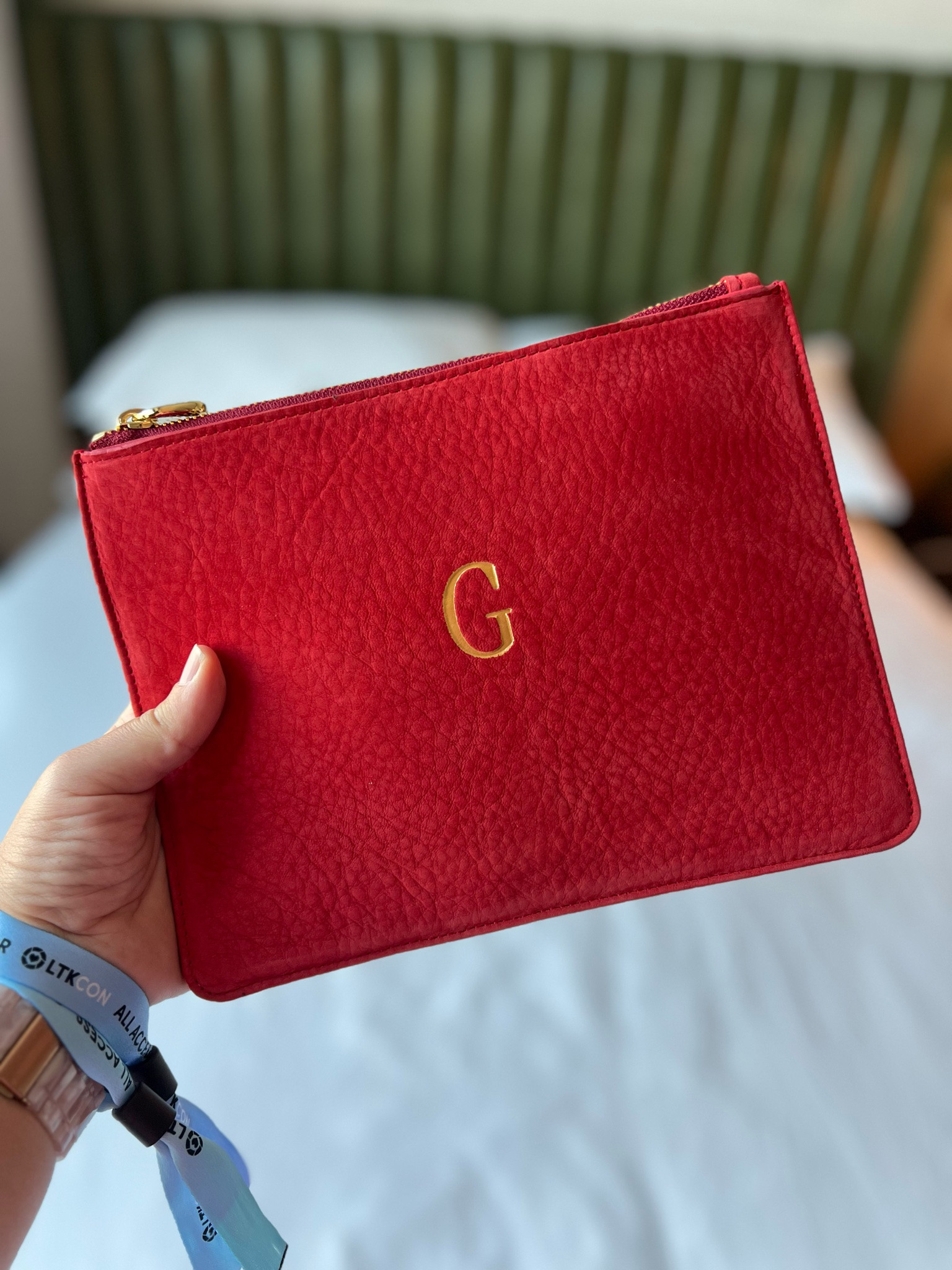Thank you @Gigi New York for this gorgeous clutch!

#LTKCon