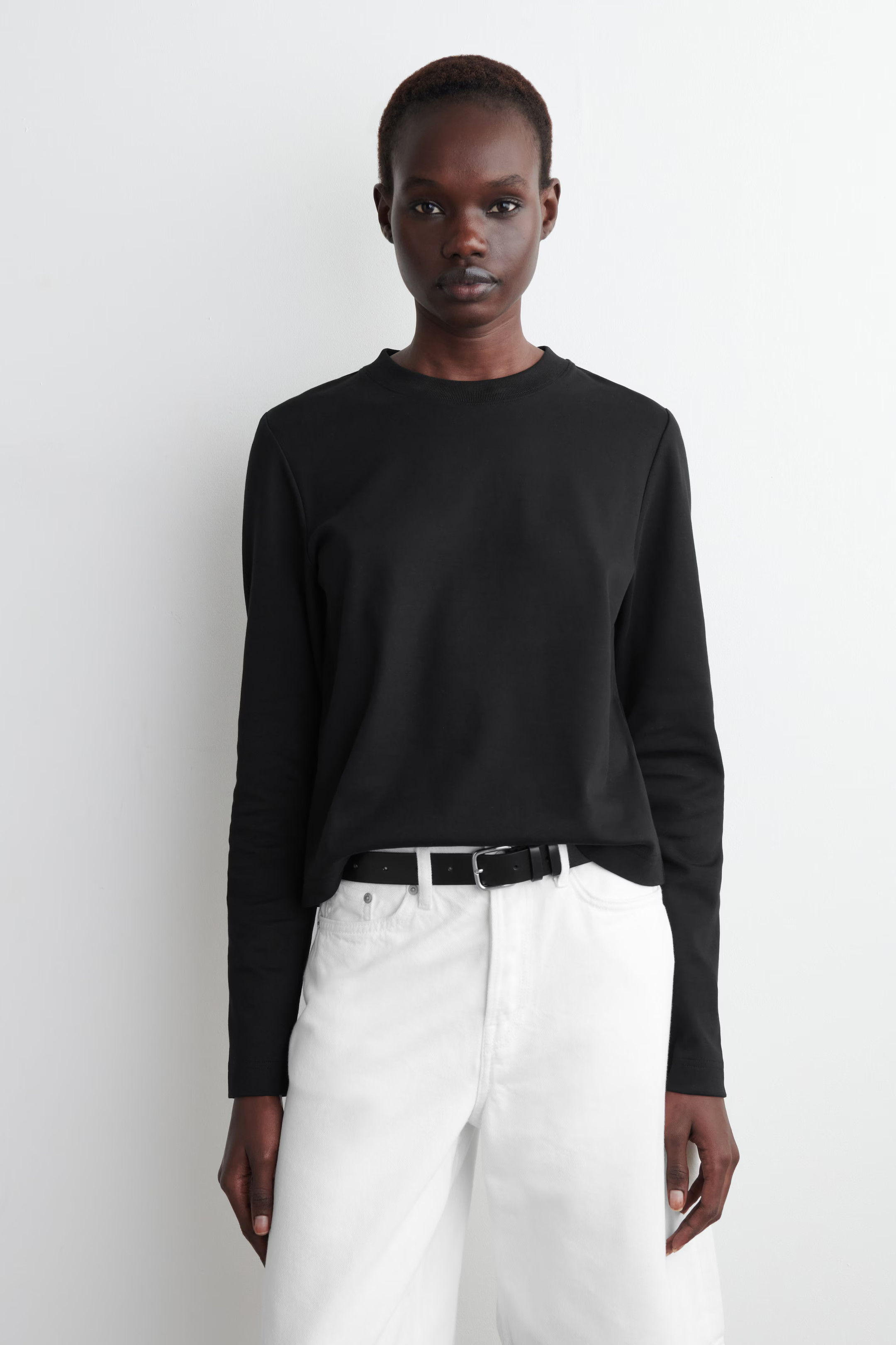 CLEAN CUT REGULAR LONG-SLEEVED T-SHIRT - BLACK | COS GB | COS UK