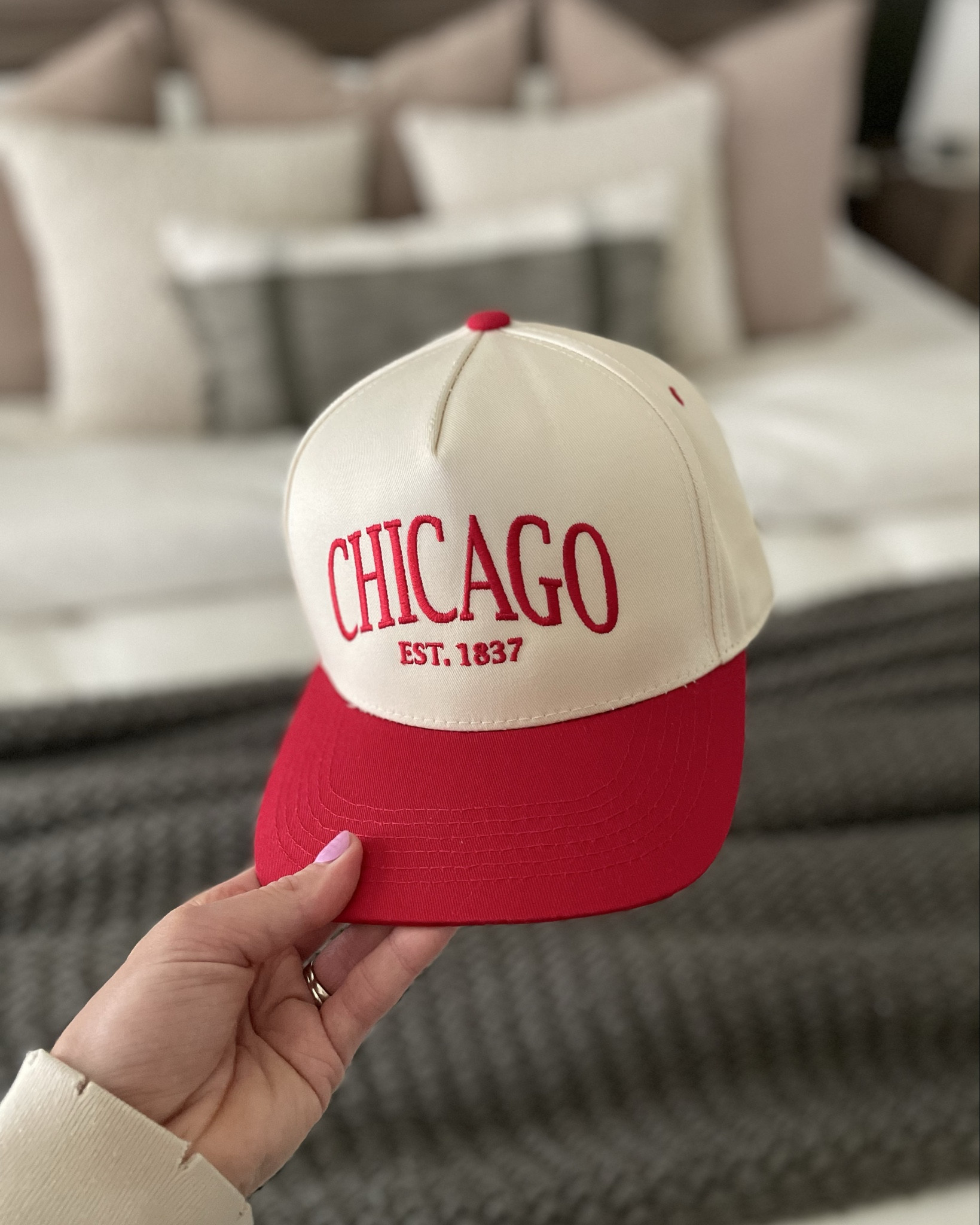 So happy with the quality of this hat! I am someone who LOVES hats, but I also have a tiny head and have a hard time finding ones that fit and don’t look ridiculous on me. This fits my head without making me look like a total dufus wearing it. 10/10 recommend. It has become my new personality 😏

#LTKFindsUnder50