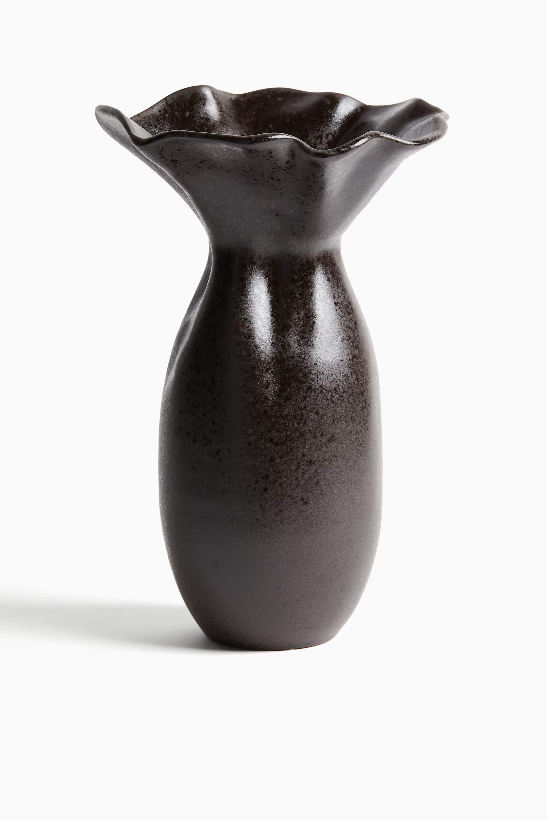 Large terracotta vase | H&M (UK, MY, IN, SG, PH, TW, HK)
