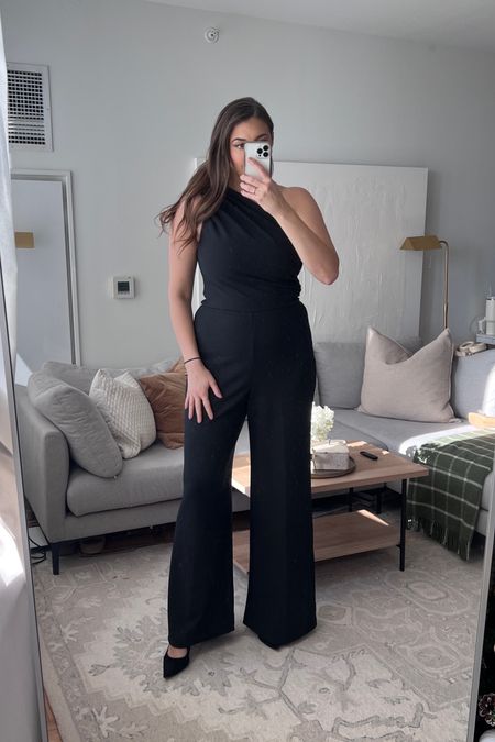 Abercrombie one shoulder black jumpsuit 


size 10 fashion | size 10 | Tall girl outfit | tall girl fashion | midsize fashion size 10 | midsize | tall fashion | tall women | date night outfit 

#LTKmidsize #LTKSeasonal #LTKstyletip