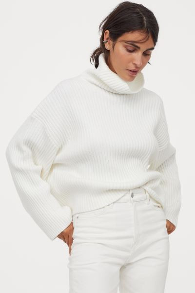 White | H&M (US + CA)