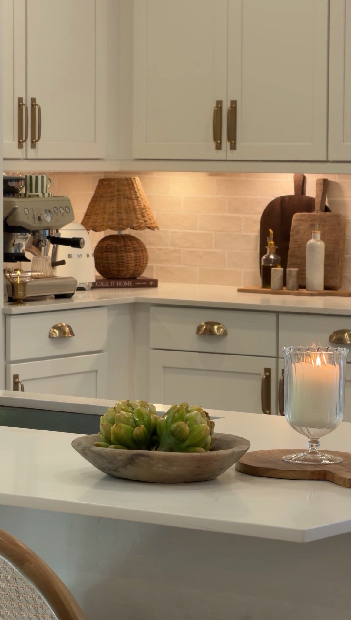 Gave my kitchen a little refresh this weekend! Can’t believe how much warmer the kitchen feels🤎 linking everything I used!

#kitchenrefresh #kitchen #homedecor

#LTKHome