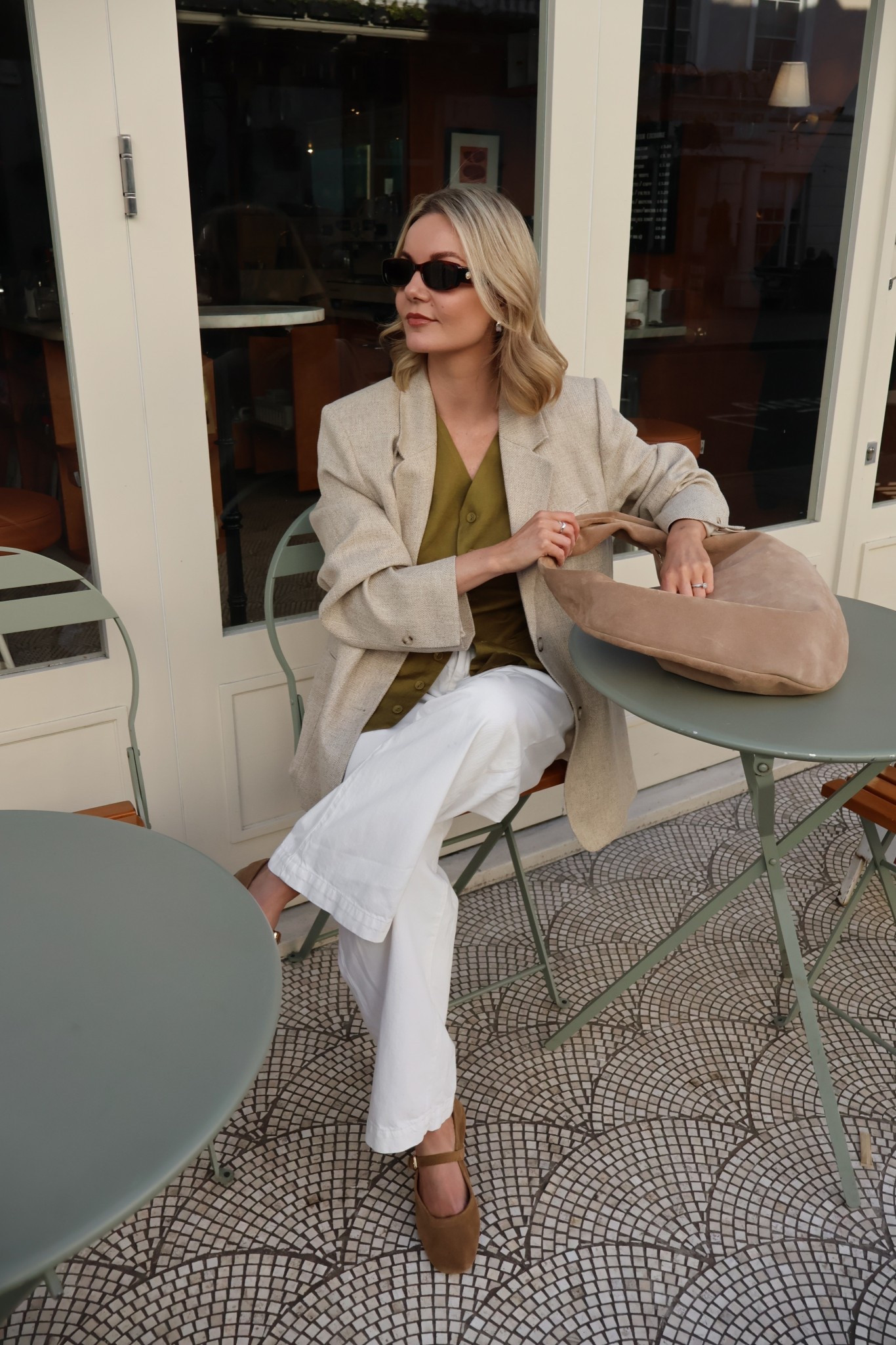 Spring fits are in full swing, especially with the weather this week; bloomin glorious! 🫒☀️ 
.
.
.
#springstyle #springoutfitideas #neutralstyling #stylingwhitejeans #blazerstyle 

#LTKuk #LTKAprilSpotlight #LTKspring