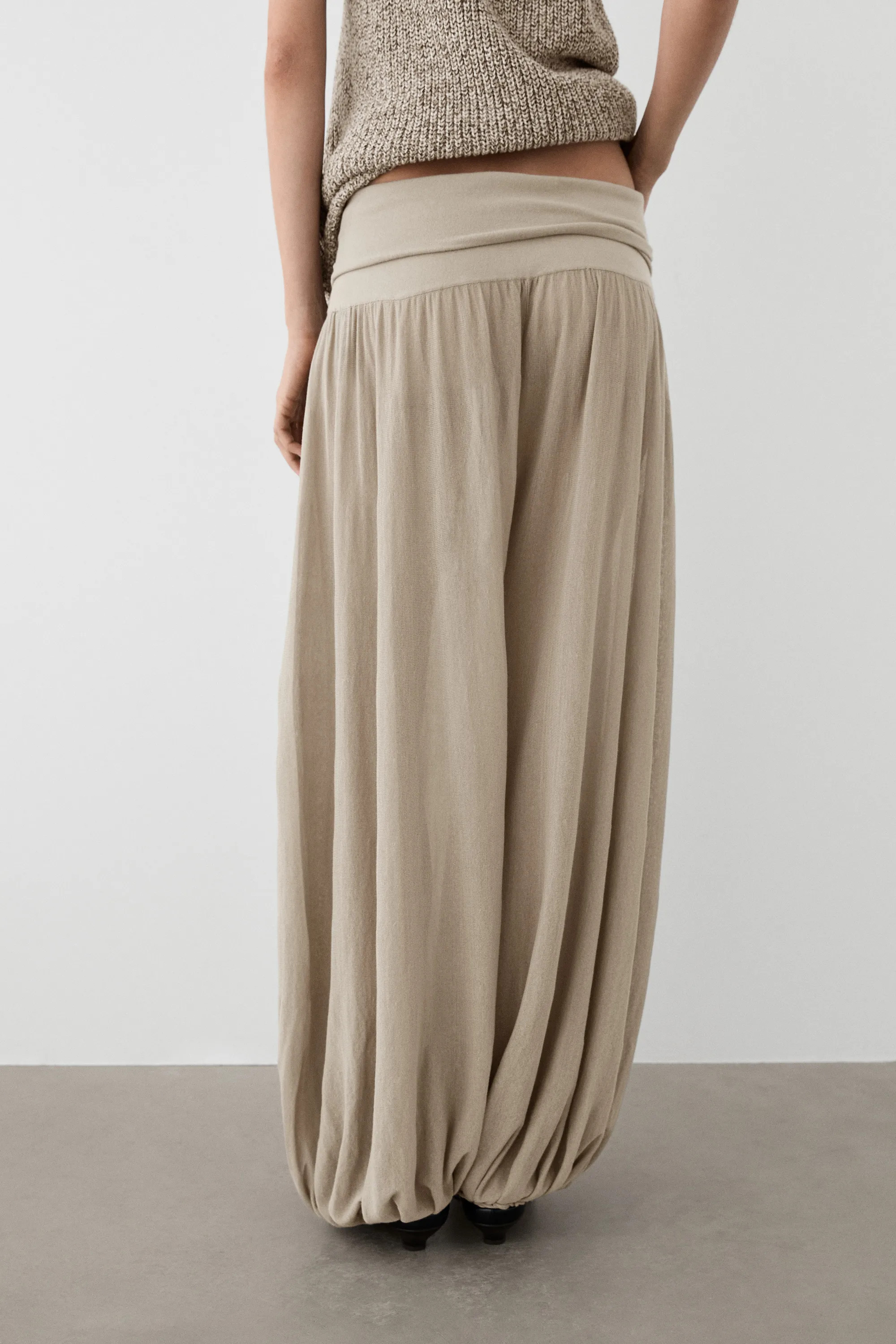SAROUEL TROUSERS WITH WIDE WAISTBAND | Massimo Dutti UK