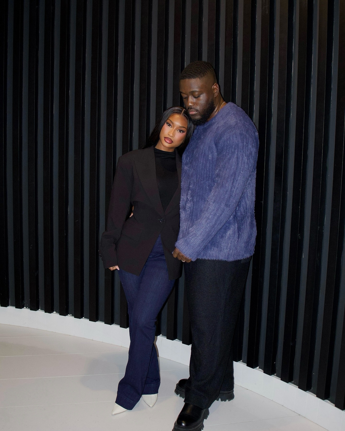 Winter fashion doesn’t have to be boring! I love these blue flared / bootcut jeans! They fit so well. And this tailored black blazer 

#LTKHoliday #LTKStyleTip #LTKSeasonal