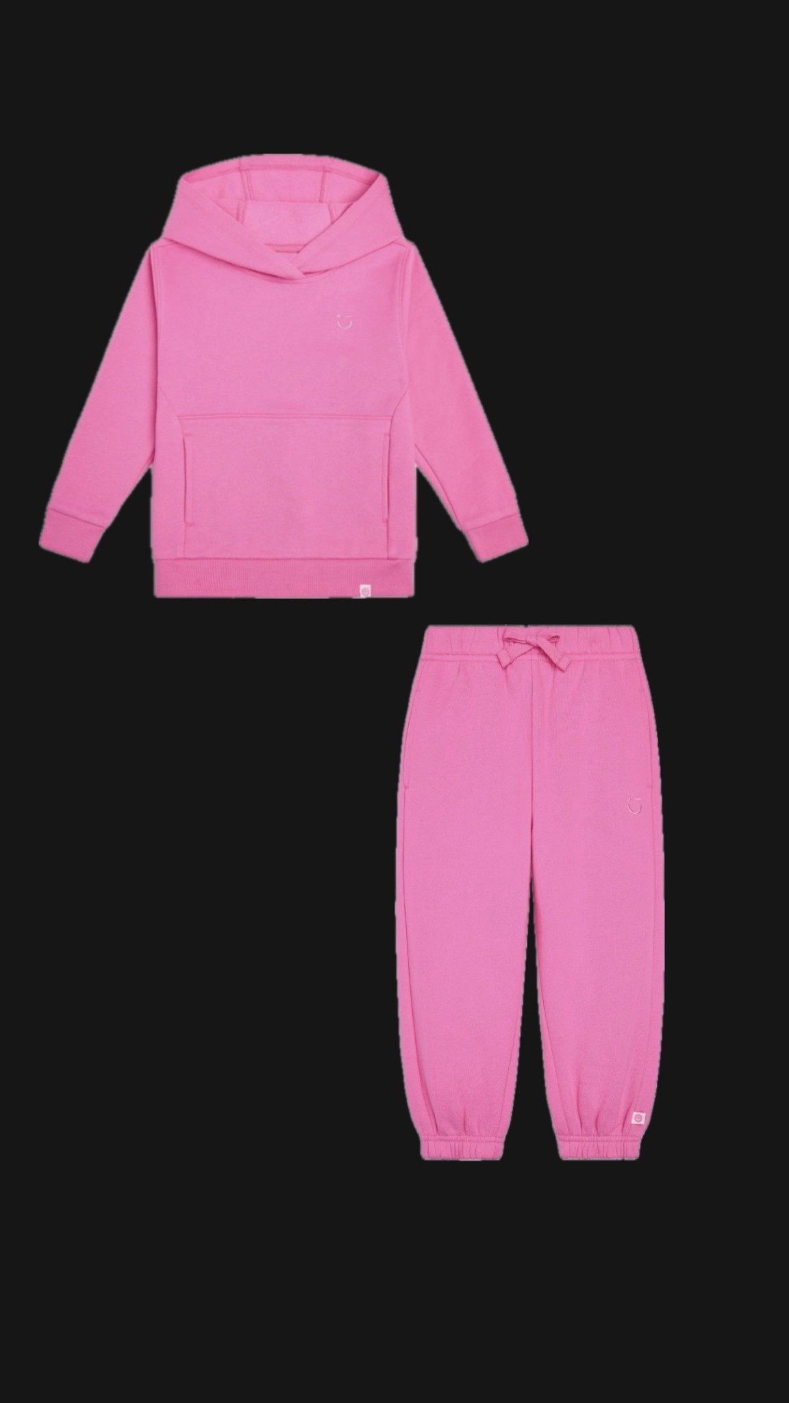 The cutest kids sweat suits from Walmart! Amazing fabric quality ! 

And the little 😉 is perfect ✨