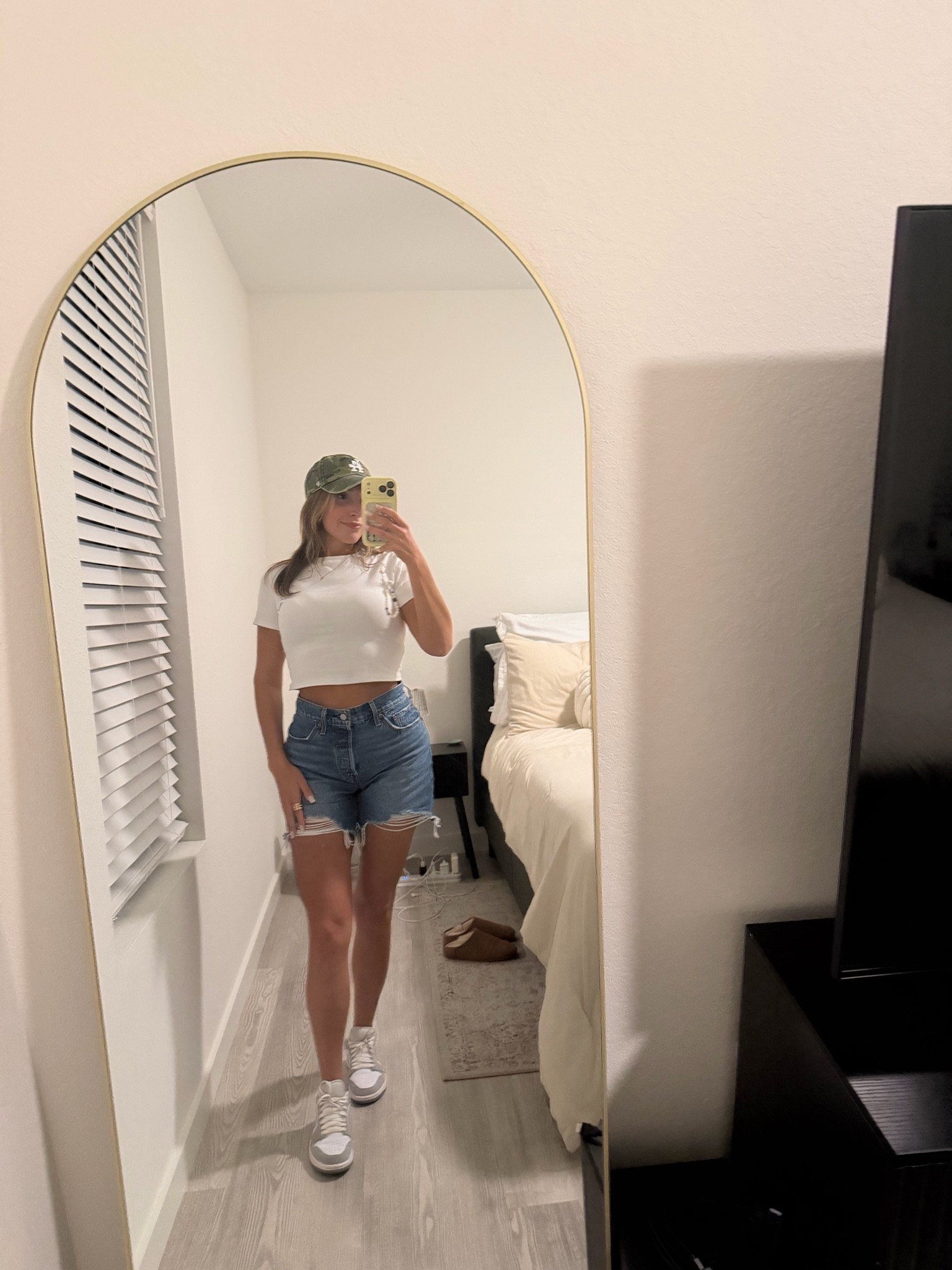 the casual outfit I keep reaching for lately ☀️
lightweight, breathable, and perfect for a warm day out. you can dress it up or down and it just works.
linked on my LTK shop - tap the link in bio!
#LTKFinds #LTKStyle #LTKItBag