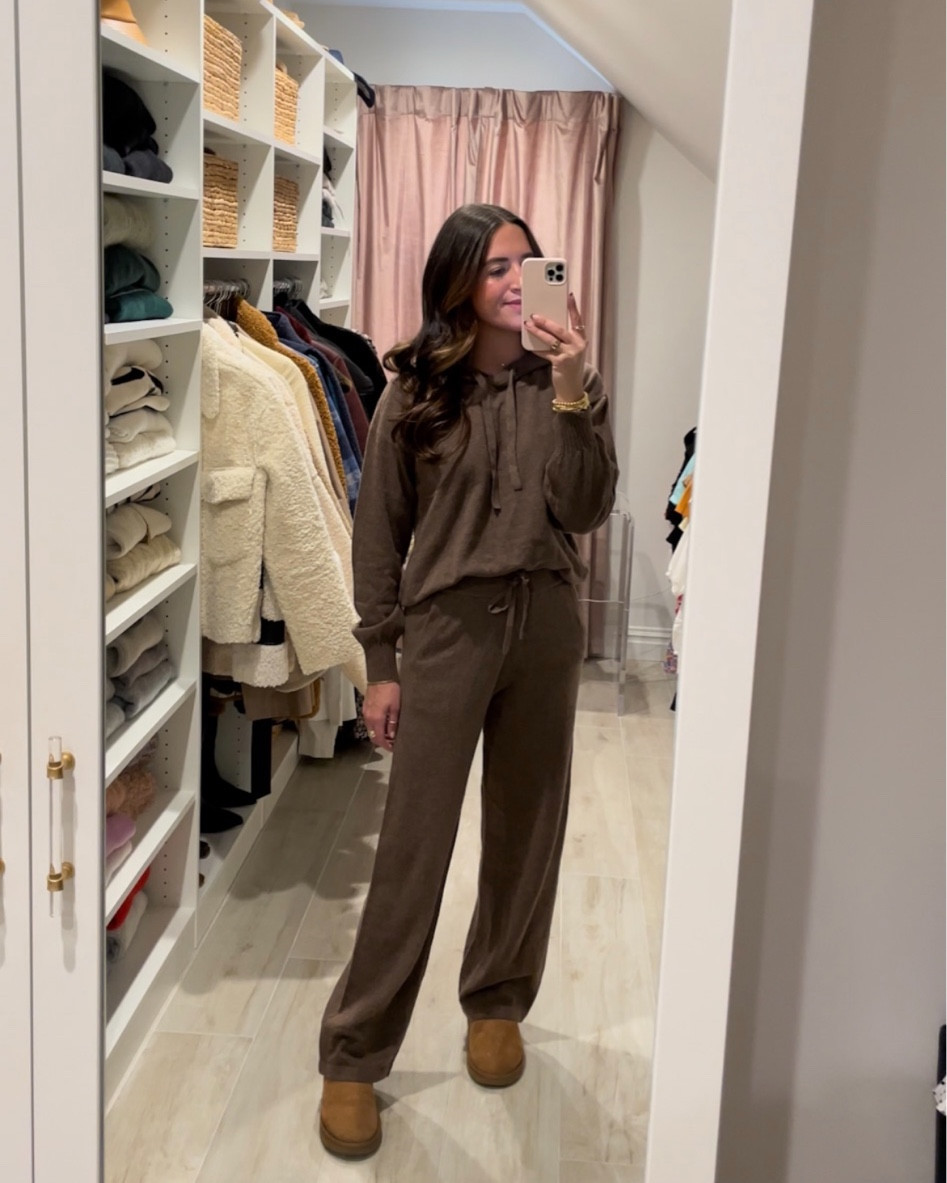 Small top 
XSmall bottom 

Loungewear, matching set 

#LTKsalealert #LTKfindsunder100 #LTKSeasonal