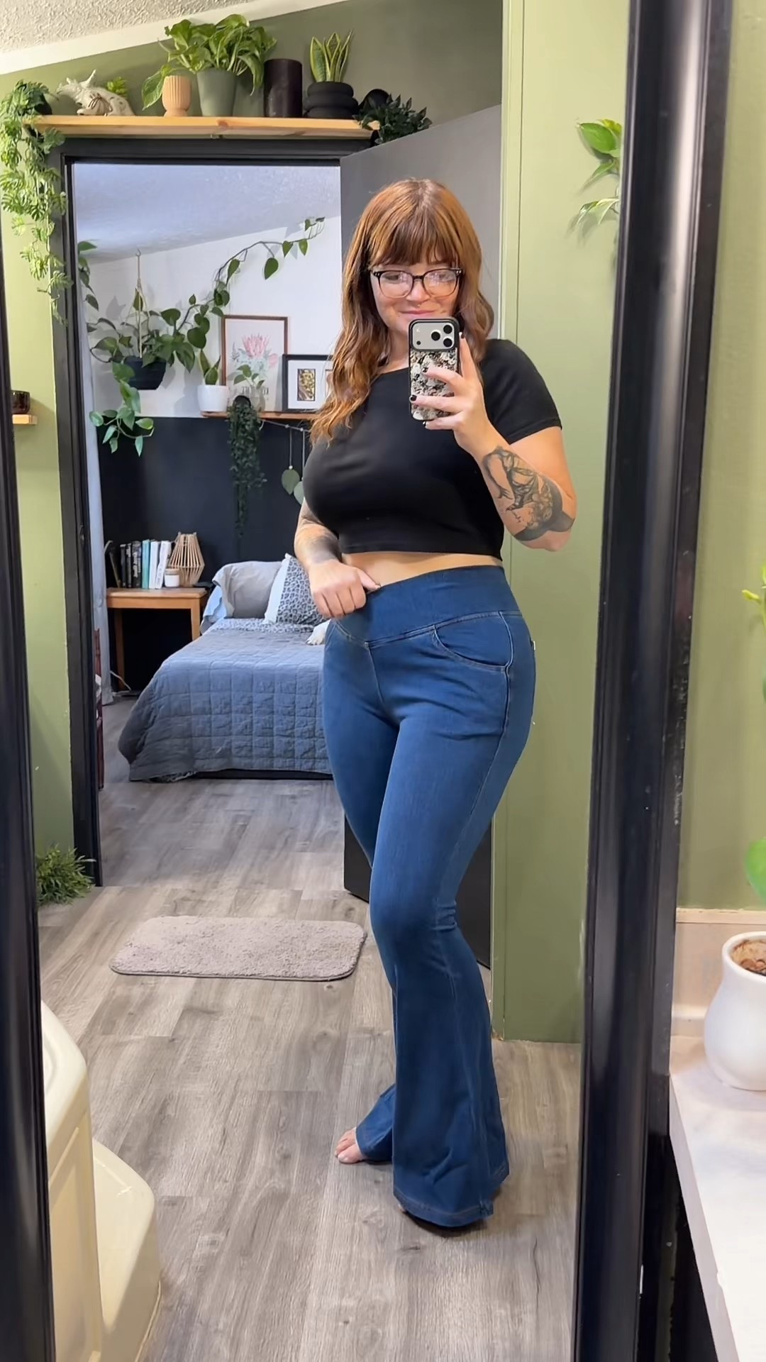 Want jeans but not the stiff feeling?? Halara crossover jeans are the perfect match! So comfy. #jeans #halara #midsize 

#LTKootd #LTKgrwm #LTKMidsize