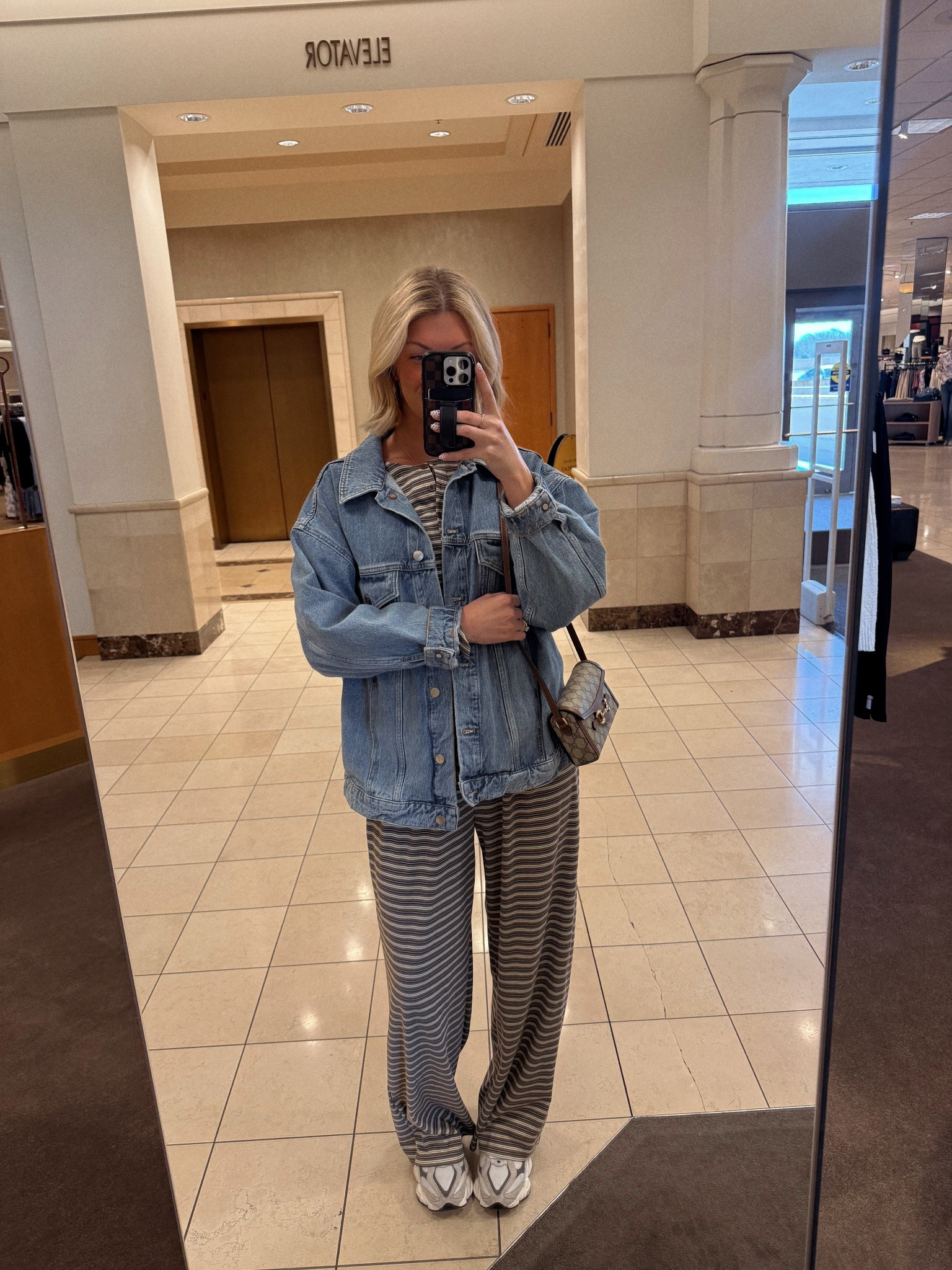 Casual mom ootd 

#LTKmomlife #LTKootd #LTKTall