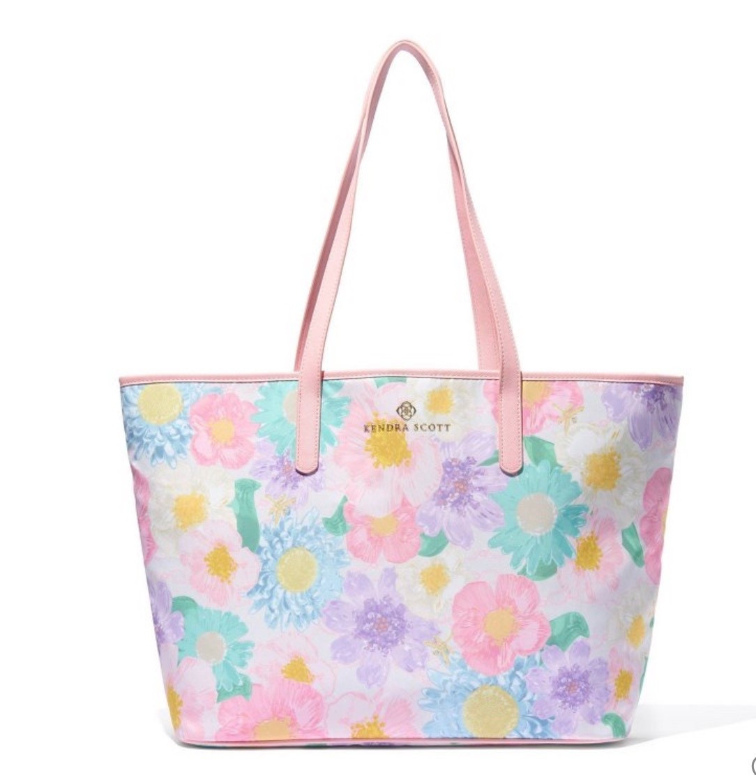 The cutest  

#LTKdayinmylife #LTKootd #LTKFestival