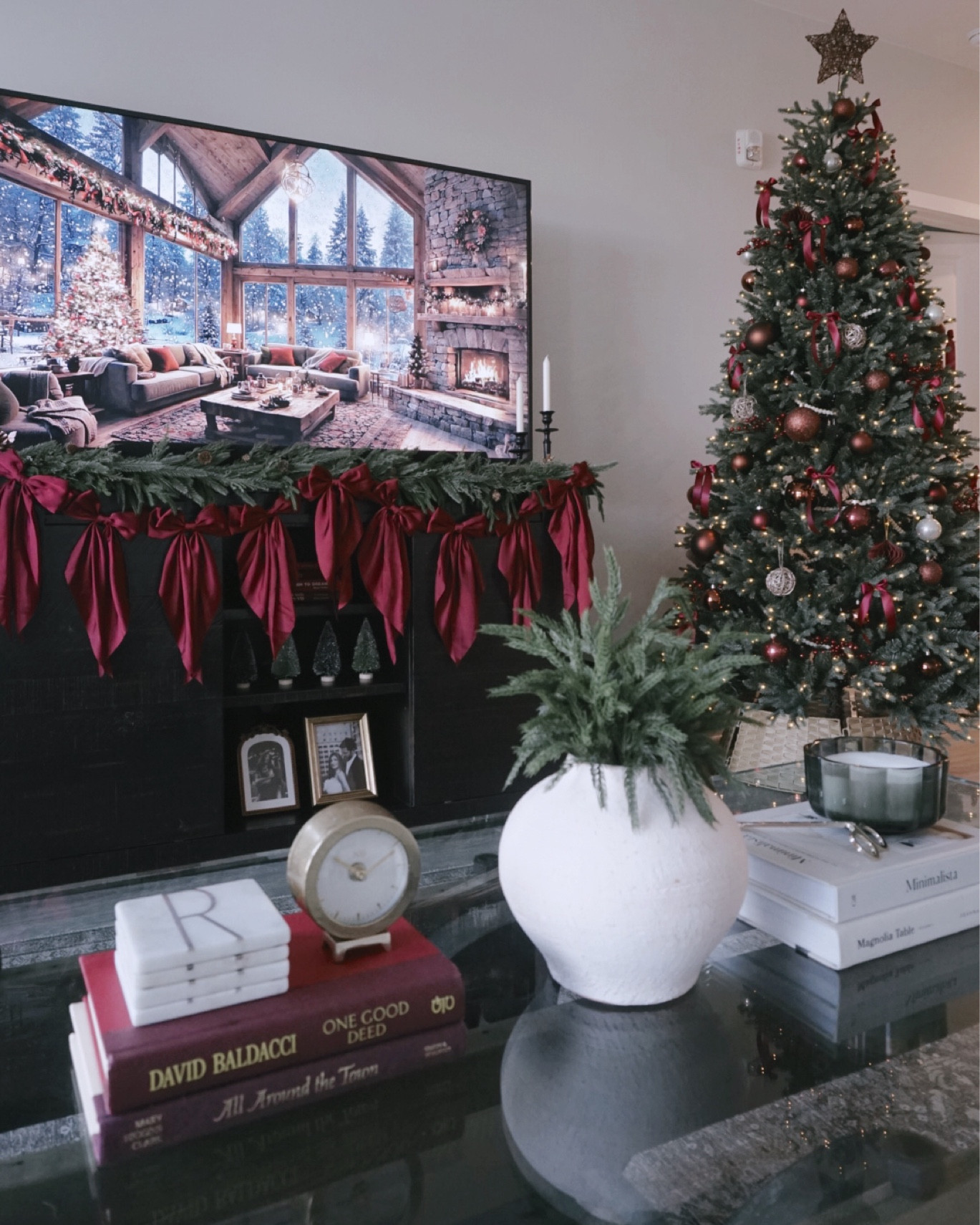 Christmas decor ♥️

#LTKSeasonal #LTKHome #LTKHoliday