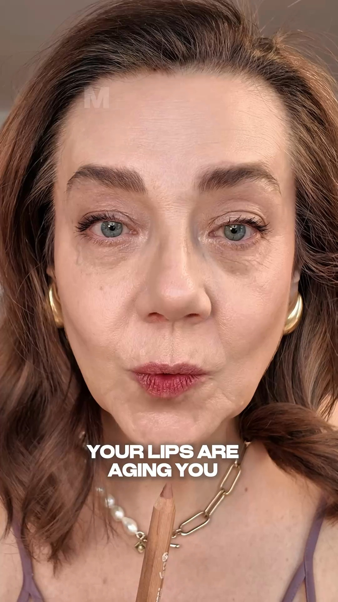 If your lip liner looks like this… it might be aging you.

This is Episode 3 of my Makeup 101 series.

Instead of drawing around the lip, apply liner just under the lip contour and smudge it slightly over with your finger.

You still prevent lipstick from bleeding into lines — but the finish looks softer and more natural.

Another tip: very dark lipsticks can also age the face after 50, so neutral shades are usually more flattering and fresh. Adding a glossy, transparent shine on top will make your lips look even fresher.

Did you know this trick? Comment below⬇️

Save this for the next time you do your lipstick and share with a friend who wears her lipstick like this.



Follow for more easy beauty and style tips for women over 50.


#LTKbeauty