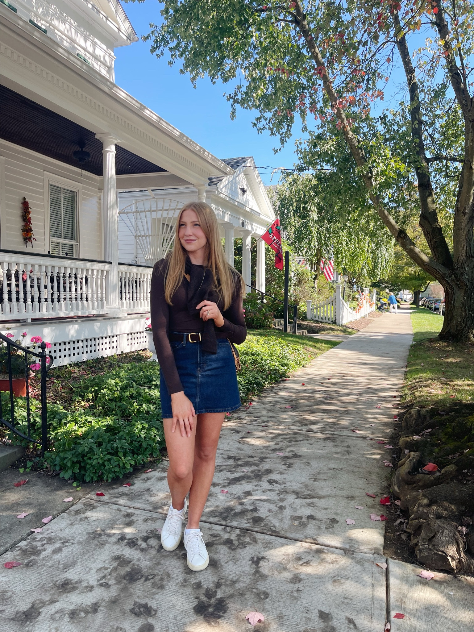 Size 27 skirt, size small top, xs belt 