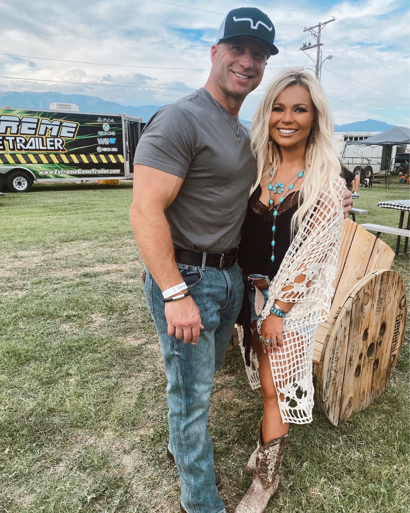 Shorts: 4 (Size up!)
Belt: Small
Boots: 6.5