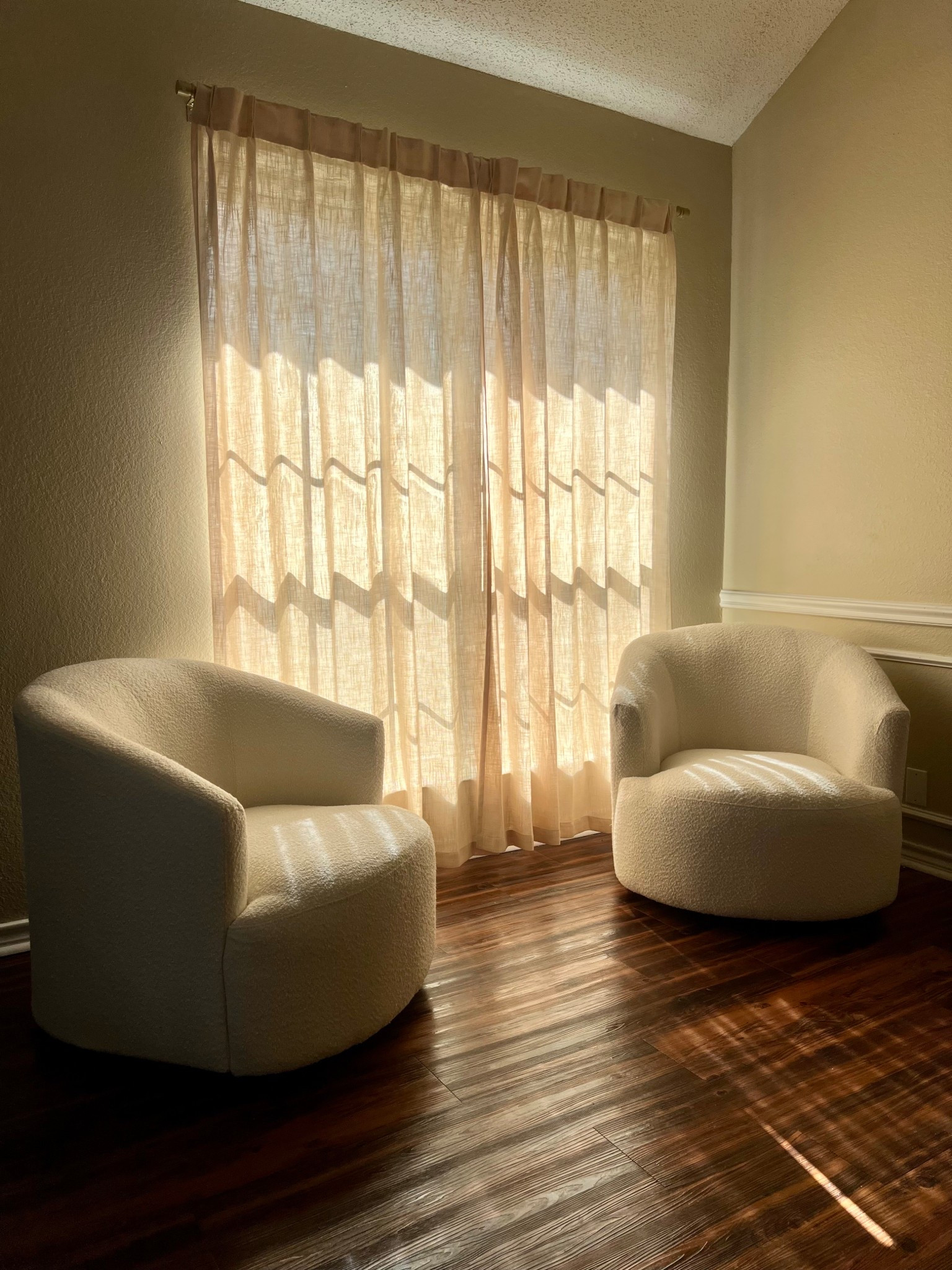 Luxe Chairs that are budget friendly! 

#LTKHome