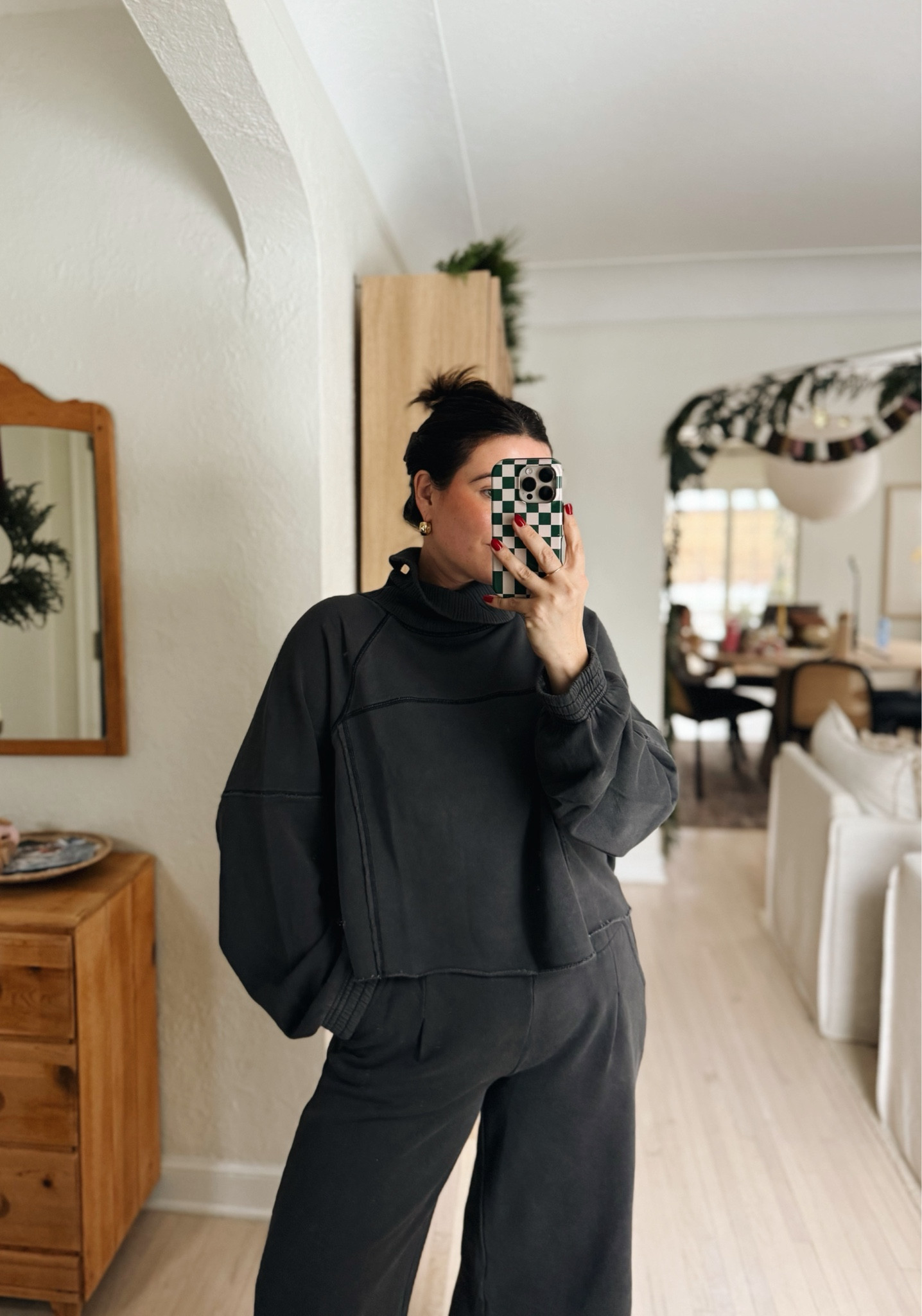 The cutest winter set

#LTKMidsize #LTKStyleTip #LTKFindsUnder100