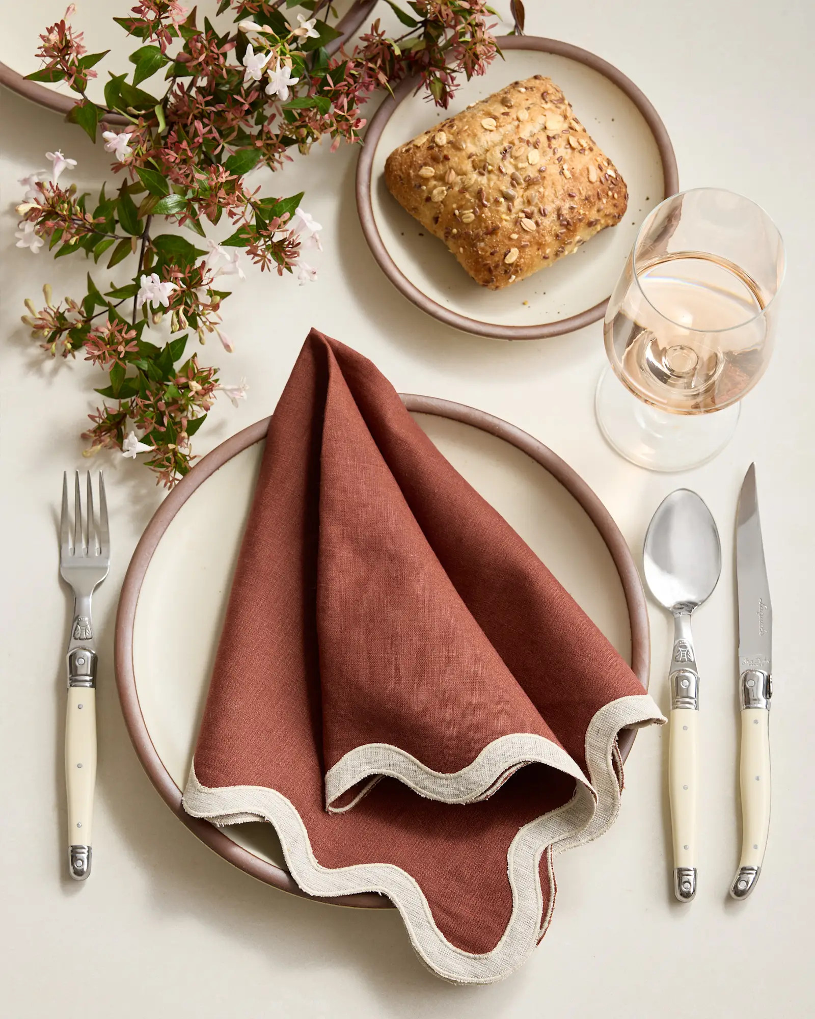 European Linen Scallop Edge Napkins (Set of 4) | Quince