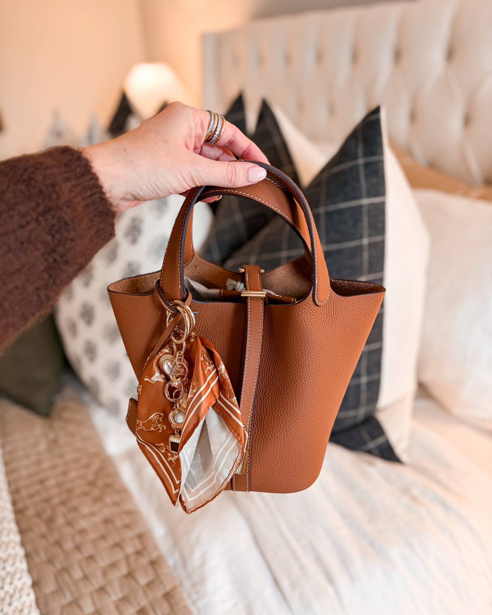 This Amazon bag + Target bag charm combo is 🤌🏻

#LTKFindsUnder50 #LTKSeasonal #LTKFindsUnder100