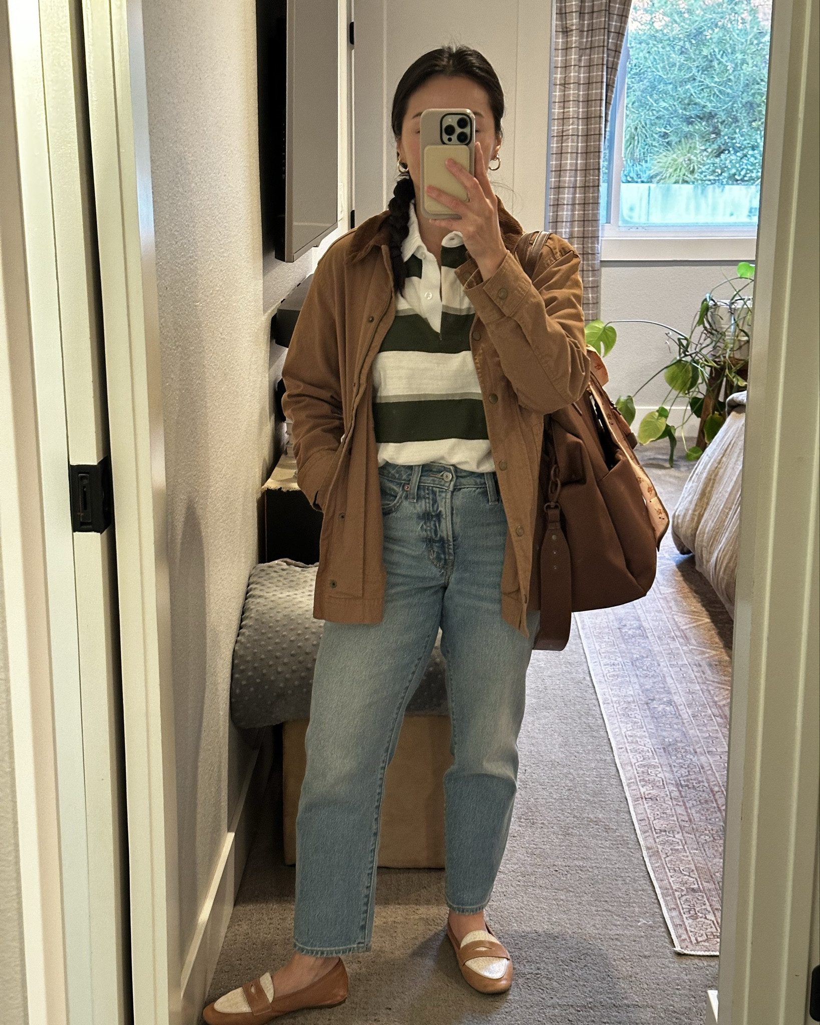 Work OOTD:
Striped collared shirt
Barn jacket
Straight jeans
Loafers