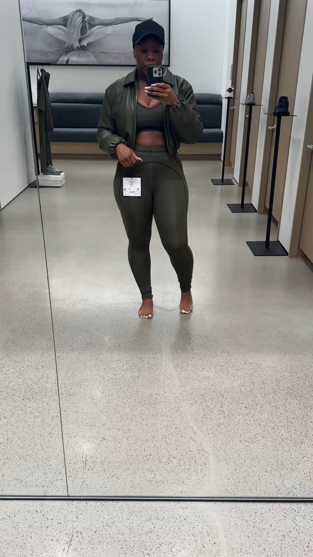 Green Olive Heart Throb Set from Alo. #alo  #greenolive #aloyoga #travel