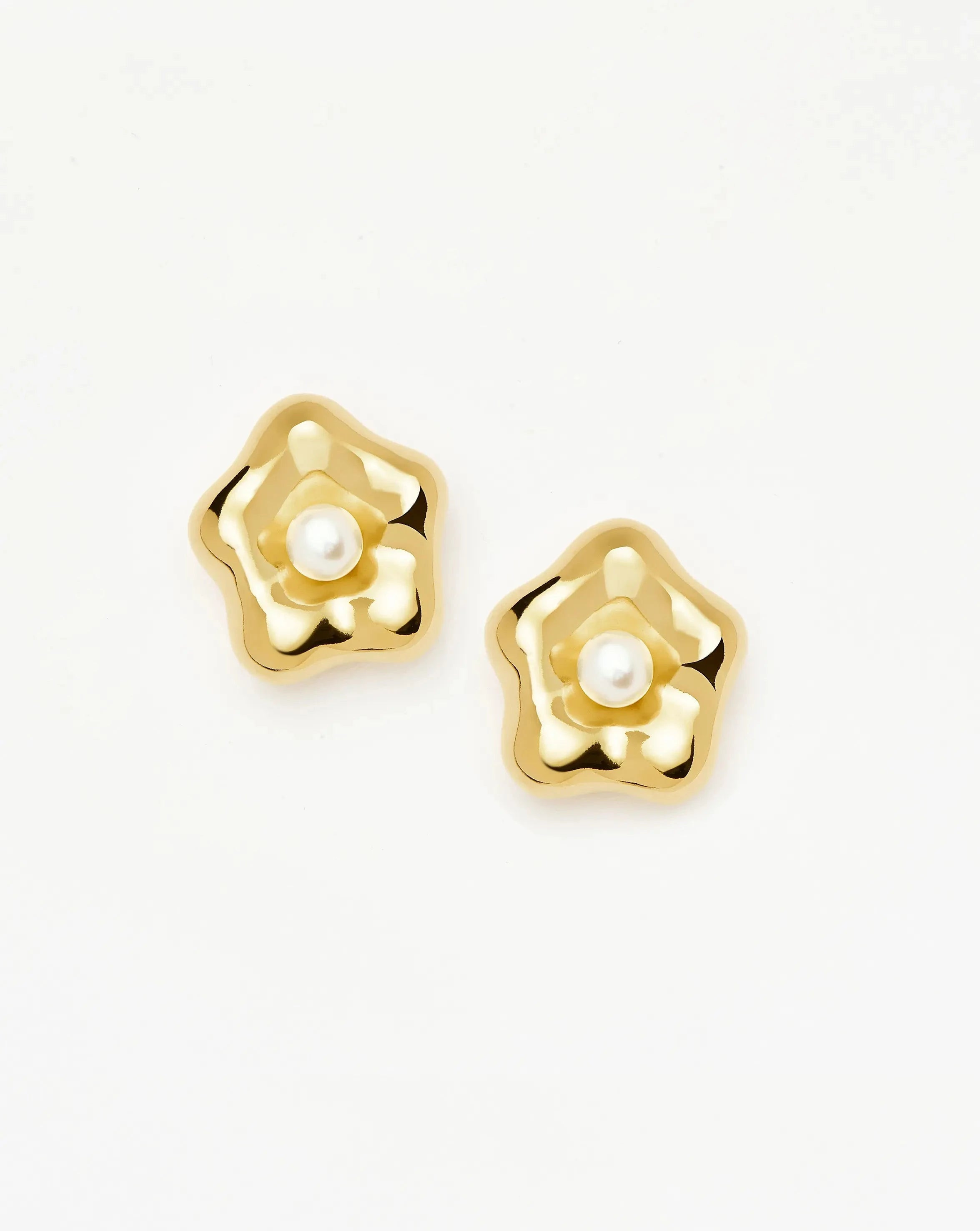 Eny Puffy Daisy Oversized Stud Earrings | Missoma UK | Missoma UK