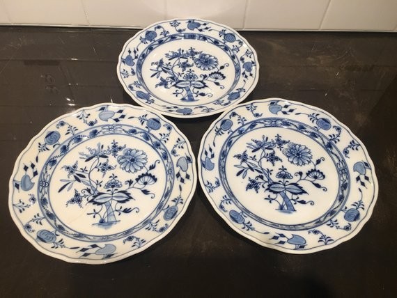 Meissen Blue Onion 9.75" Inch Dinner plates Oval Backstamp- imperfect | Etsy (US)