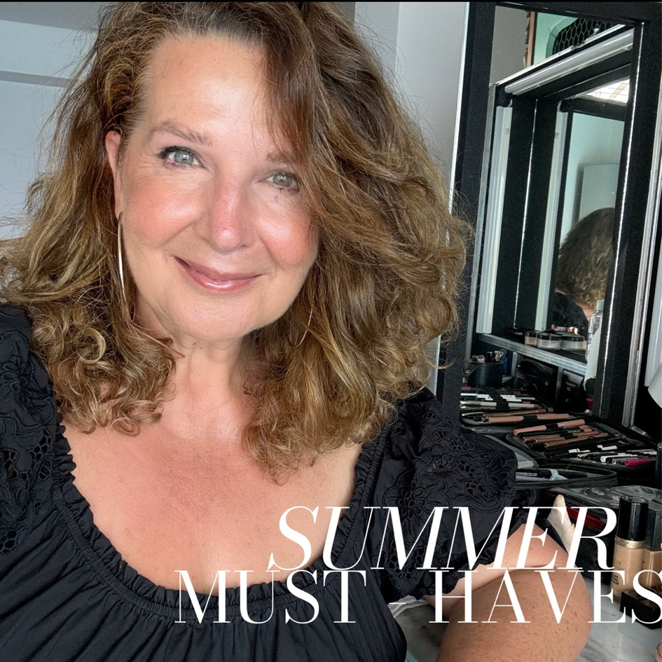 MY SUMMER ESSENTIALS 👇🏻

Tutorial on Instagram @serenagoldenbaum 

#LTKeurope #LTKbeauty #LTKdeutschland