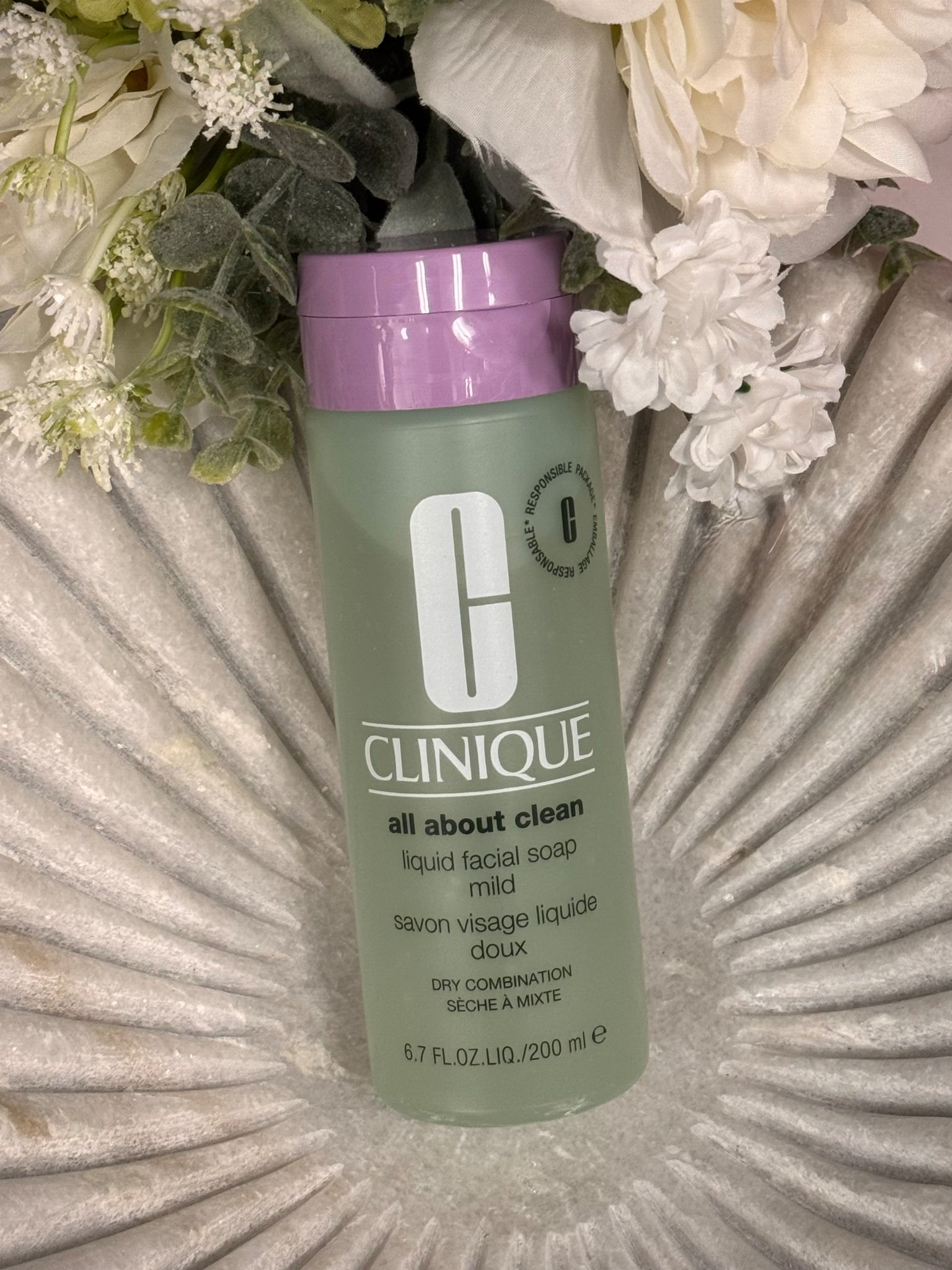 face cleanser 🤍



#LTKdayinmylife #LTKTravel #LTKBeauty