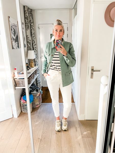 Outfits of the week 

The most fabulous khaki green twill jacket with amazing sleeve length and 4 pockets paired with a striped shirt and off-white paperbag waist jeans. 



#LTKstyletip #LTKeurope #LTKworkwear