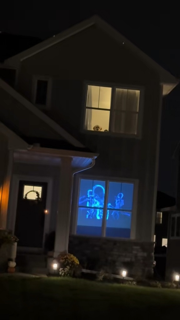 Halloween Window Projection!

#LTKHalloween #LTKSeasonal #LTKKids