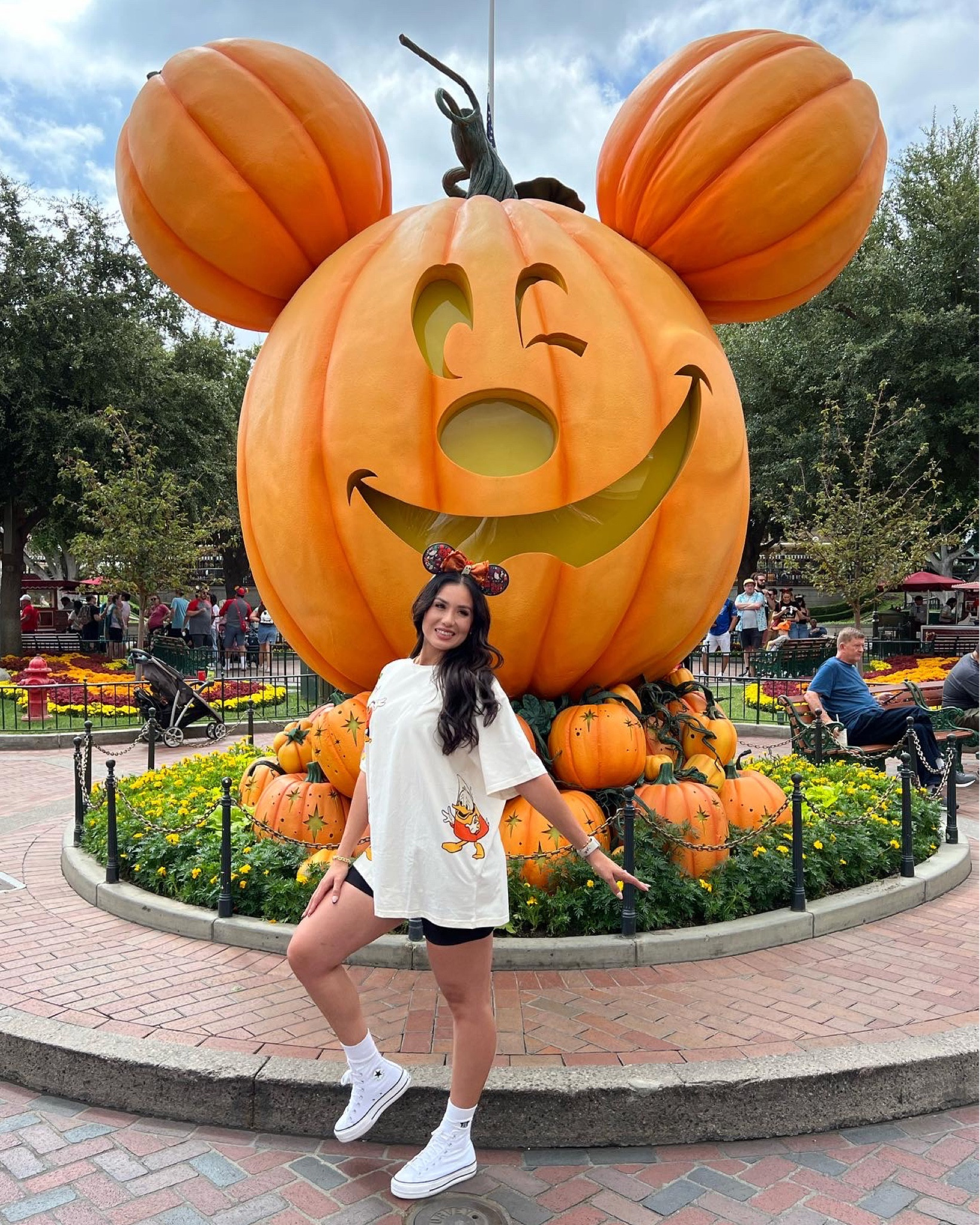 Halloween fit 🎃👻🧡🧡🧡 
Shirt is SOLD OUT but available in kids size 
Shorts: size 4 
Platform chucks: 7 1/2 (they run big get a half size smaller)
