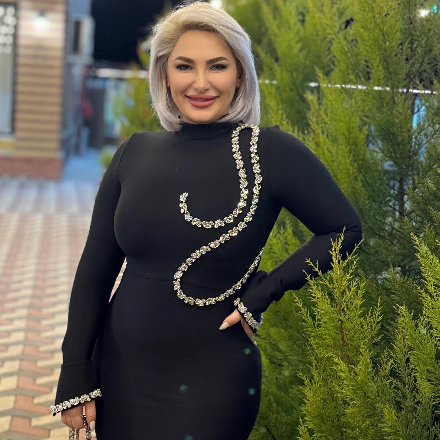 In a world full of colors, I wear my elegance in black 🖤
✨
#dress #dresses #dressup