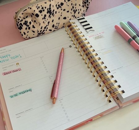 I love my Day Designer Planner so much. It’s the perfect time to get one to help you stay organized in the New Year!! 🩷  use code Macimattingly15 for 15% off!!! @thdaydesigner #ad #daydesigner #daydesignerpartner 