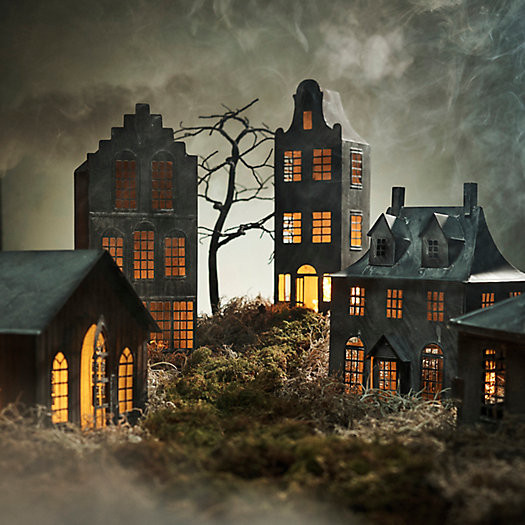 Concordville Spooky Village Chateau | Terrain