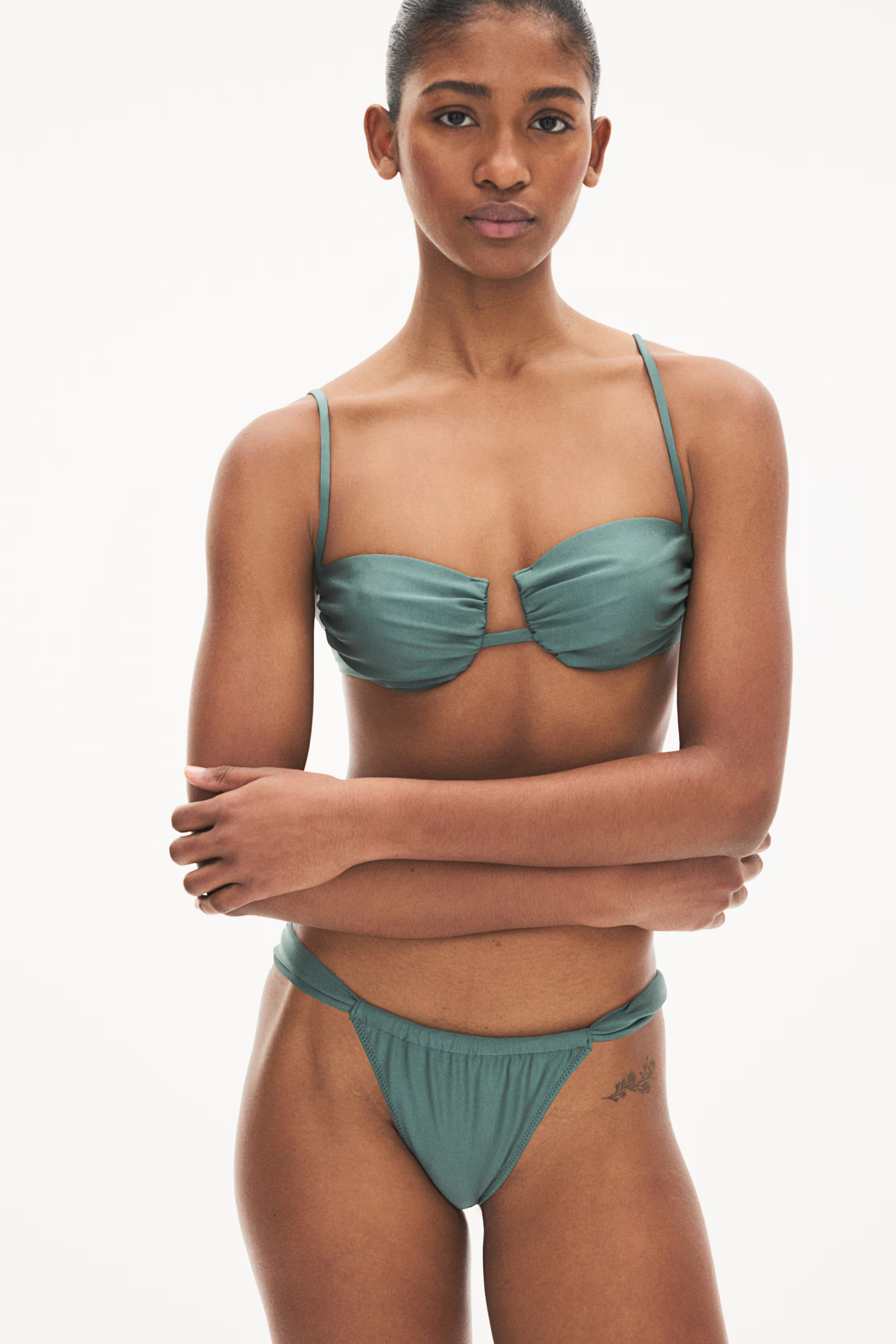 Underwire Bikini Top - Dusty green - Ladies | H&M CA | H&M (US + CA)