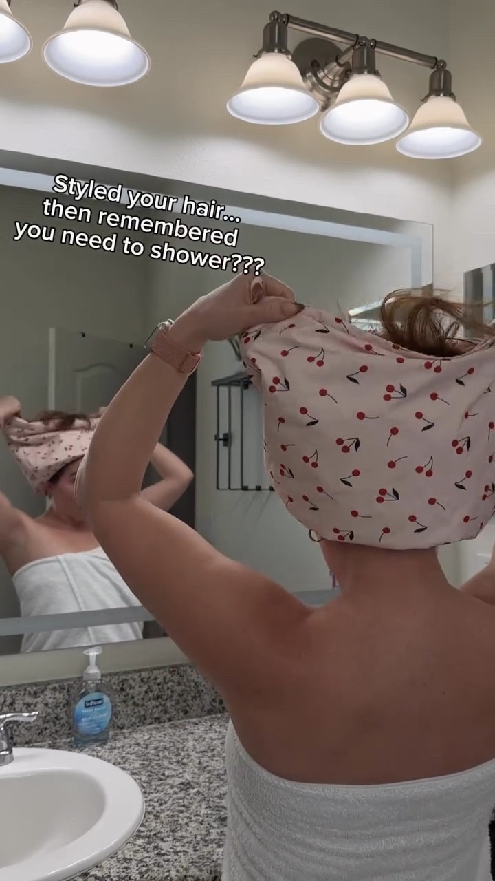 This one stays in place, keeps my hair dry and fits all of my hair comfortably plus the cherry print it’s so cute 😍

#kitschshowercap #showercap #haircaretip #healthyhairtips #kitsch

#LTKSpringSale #LTKselfcare #LTKBeauty