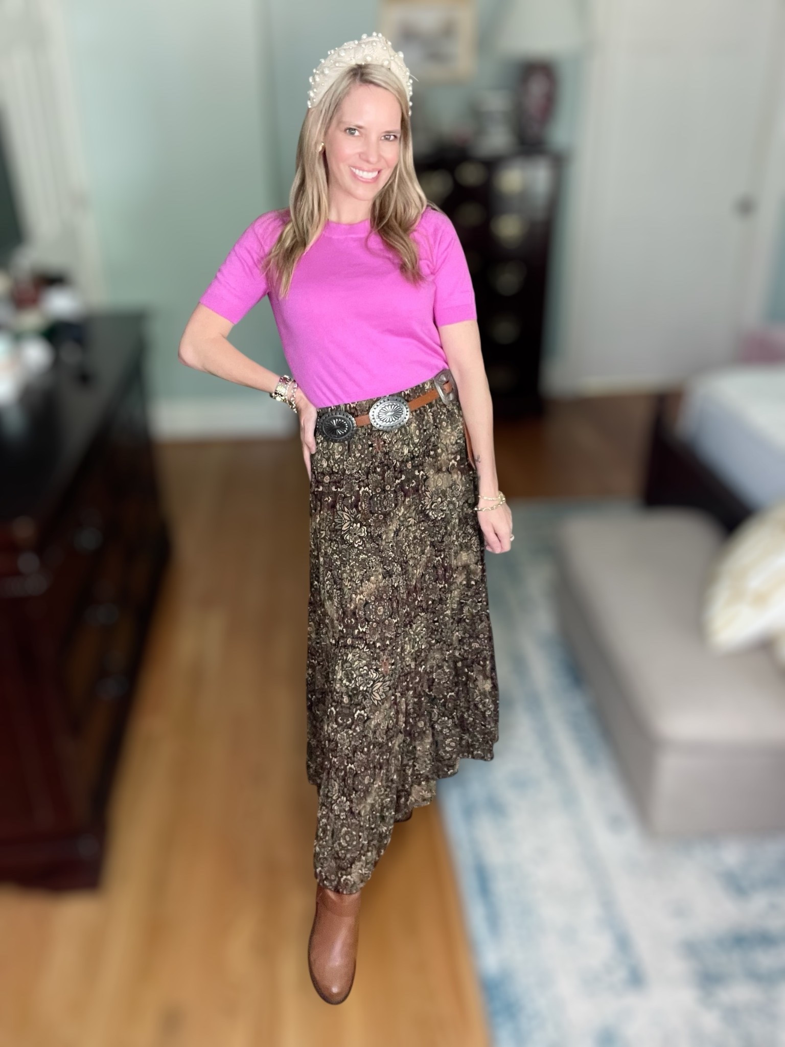 🎀 Use code PREPPYREBEL for 10% off my Melinda Maria jewelry! 💎✨

Fall western meets boho chic in this layered look I’m loving for transitional weather! 🍂 This paisley print maxi skirt gives total boho vibes, styled with a bright pink knit tee for a bold pop of color 💕 I added a concho statement belt for a western touch, and threw on a classic denim jacket for extra polish. The pearl headband adds a little glam cowgirl flair 🤠👑

📌 Fall fashion outfit idea
📌 Western inspired outfit
📌 Amazon accessories + Melinda Maria jewelry
📌 Wearing size S in tee and skirt
📌 Boots + belt linked similar!

Don’t forget to use code PREPPYREBEL for 10% off my go-to Melinda Maria jewelry stack ✨💫


#LTKFindsUnder100 #LTKFindsUnder50 #LTKOver40
