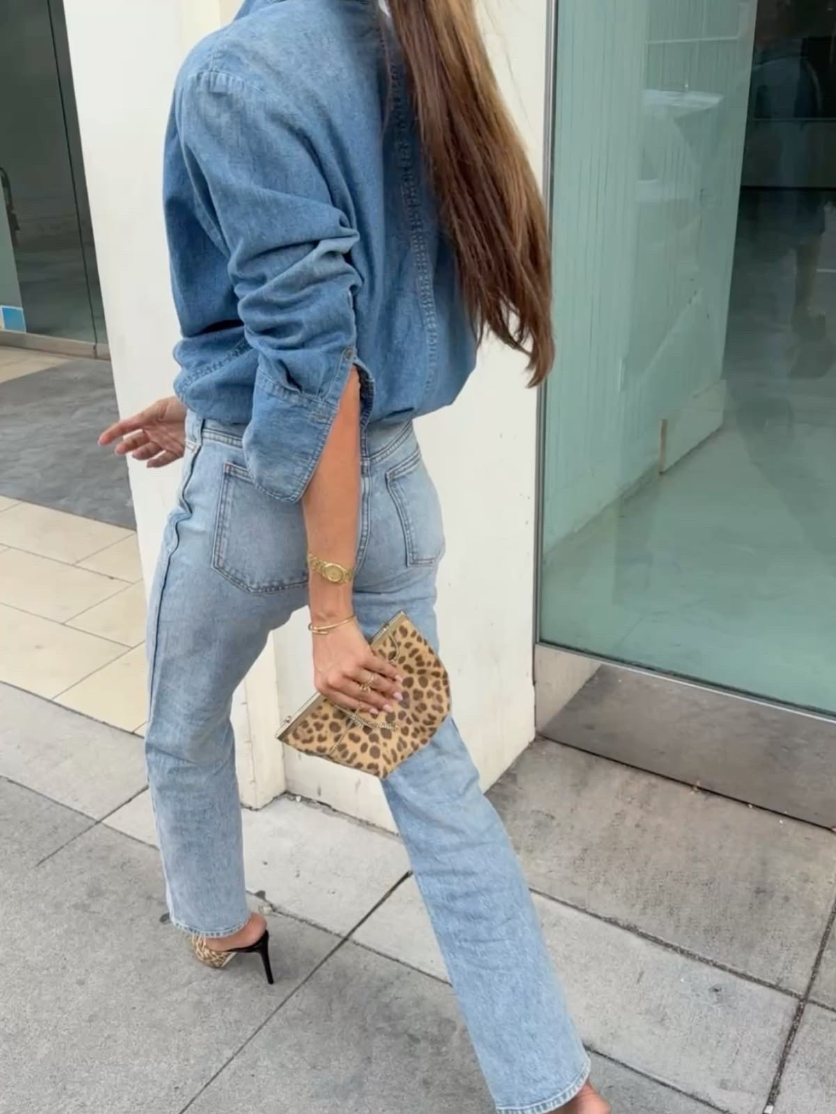 RE-CREATE THE LOOK 😍 

Trending styles and outfits for you to re-create!! I’ve rounded up like and similar pieces from various retailers at different price points to help you recreate this entire look on your own - in your own way!! 
🙌🏻🤍☀️

Everything you need to help you recreate this look is linked in my LTK - tap below to shop your favorites!
👇🏻🔗🤍✔️



#trending outfit
#recreate the look
#outfit inspo 
#Pinterest outfit inspo
#Pinterest inspired   
#women’s shoes
#leopard heels
#mules 
#leopard clutch
#women’s sandals 
#straight leg jeans
#high waisted jeans 
#womens jeans
#designer jeans
#canadian tuxedo
#denim on denim 
#gold bangles
#gold jewelry 
#gold watch
#outfit basics  
#wardrobe staples 
#designer look alike
#quince fashion
#revolve jeans
#revolve fashion 
#Nordstrom fashion
#the look for less
#nordstrom finds
#Amazon fashion 
#summer fashion over 40
#fall fashion 
#fall transition outfit
#fall style Inspo 
#style inspo
#fashion inspo
#outfit inspo
#casual style
#elevated casual
#casual outfit
#classic style 
#casual chic 
#work fashion
#work outfit
#workwear fashion
#business casual
#summer work outfit 
#work appropriate 
#office outfit 
#polished look
#weekend style
#easy weekend outfitt
#day date outfit
#date night outfit 
#brunch outfit 
#wine tasting outfit  
#mom style 
#mom outfit 
#errands outfit 
#airport outfit 
#travel outfit 
#travel style 
#site seeing outfit 
#European vacation 
#street style
#new York style
#city outfit 
#date night outfit 
#pinterest inspired
#pinterest outfit inspo 
#ootd

#LTKootd #LTKmomlife #LTKOver40
