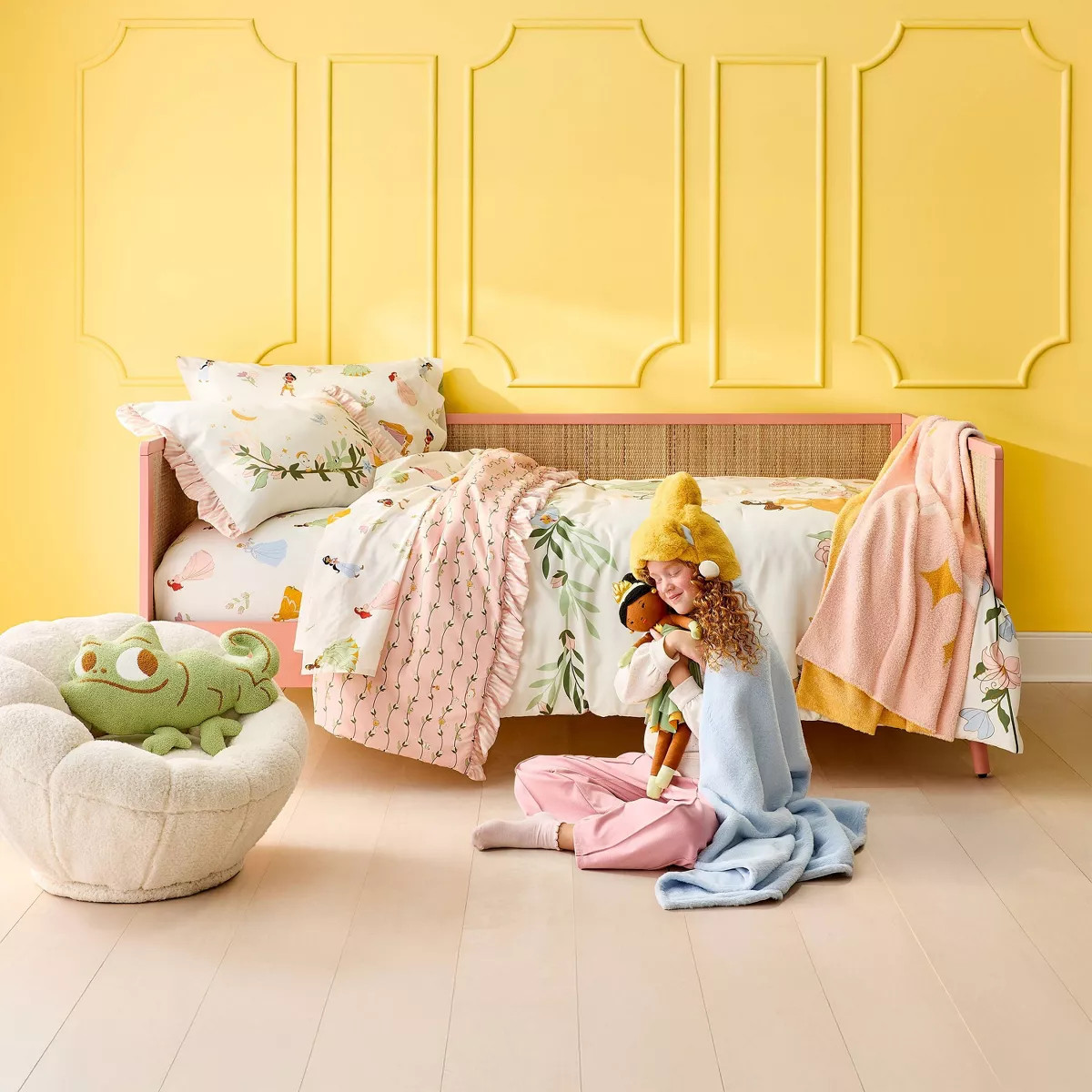 Princess Vine Kids' Comforter - The Disney Collection by Pillowfort™ | Target