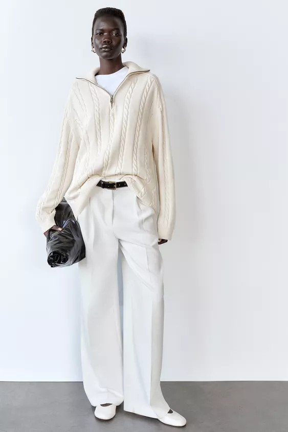 High-waist trousers with front darts. Front pockets and rear false welt pocket. Wide-leg design. ... | Zara UK