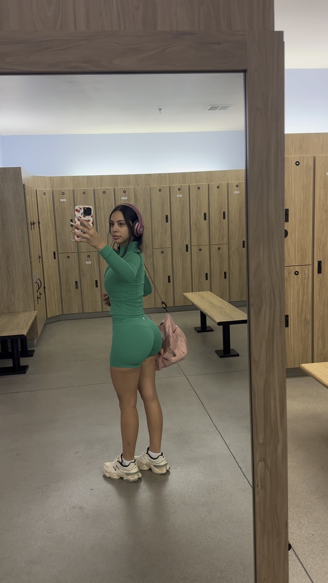 Feeling lucky 💚

#LTKActive #LTKU #LTKVideo