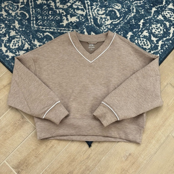 Brand new Abercrombie YPB Neo Knit V-Neck Sweatshirt size S | Poshmark