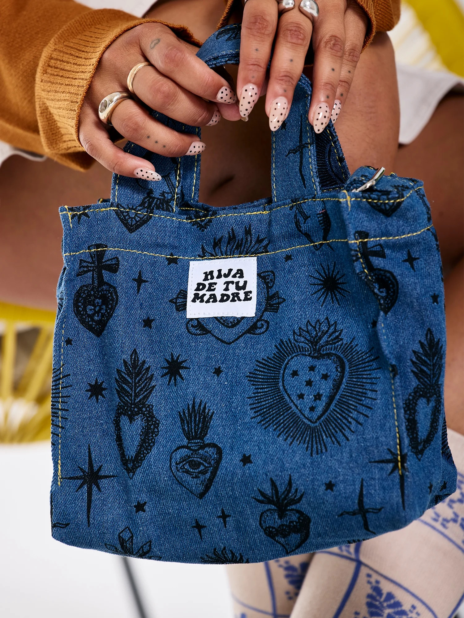 Hija De Tu Madre, Unisex Sacred Heart Graphic Tote Bag, One-Size | Walmart (US)