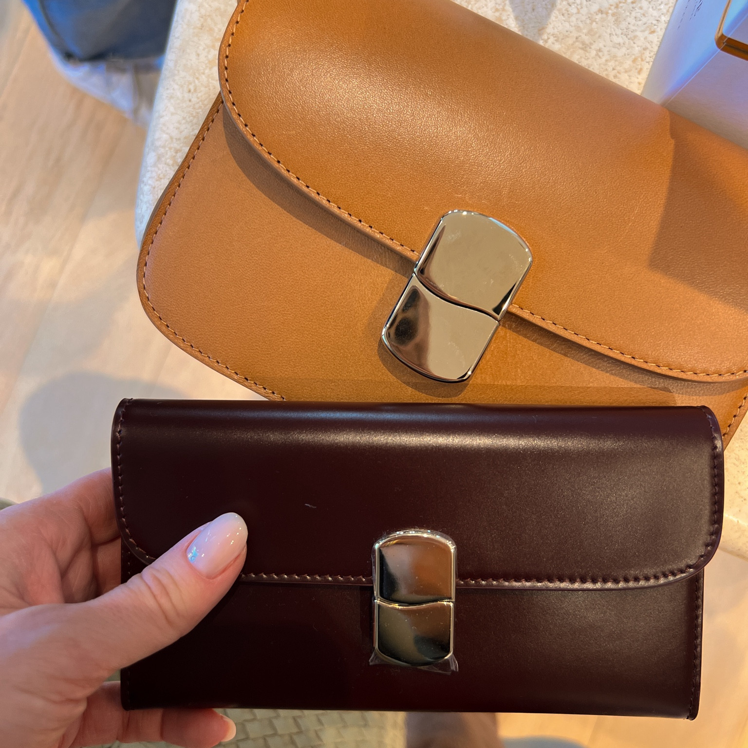 This Sézane series comes in so many colors but these 2 are my favorite: the bag in “smooth honey” warm beige and the wallet in glossy burgundy. 

#LTKGiftGuide #LTKworkwear #LTKitbag