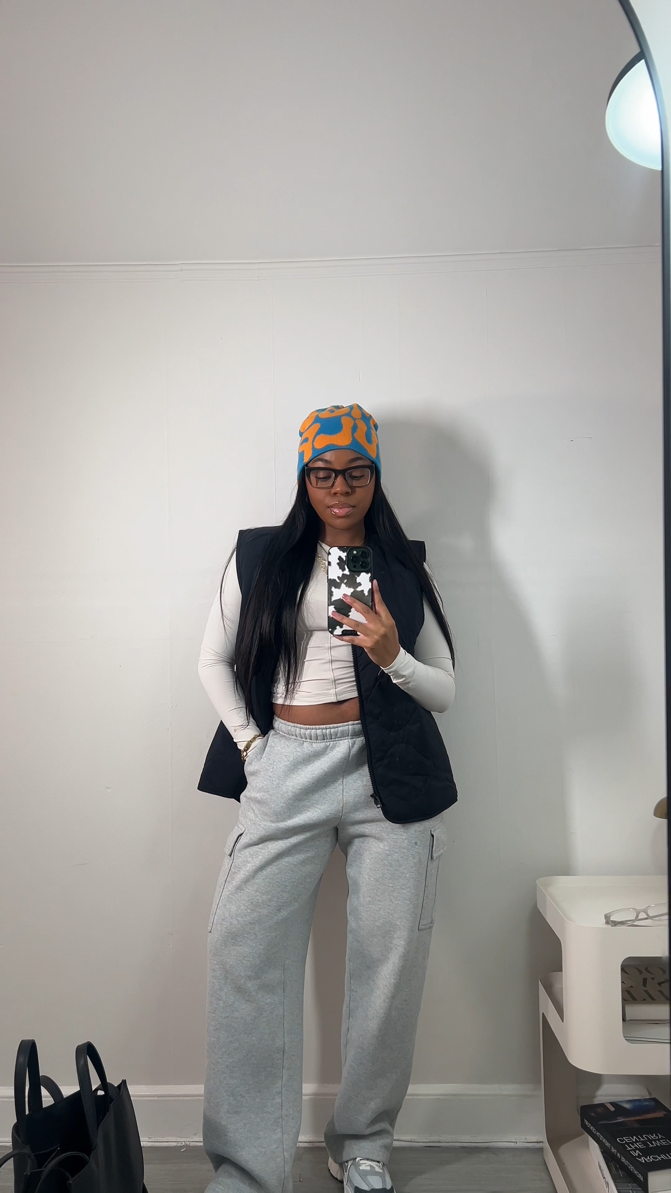 my most worn sweatpants 🙂‍↕️ @aritzia 
@meaculpa.co beanie 
Top @zara 
TNA Vest is from aritzia too (old but first time wearing it) 
Sweatpants mega cargo @aritzia (size small but these are 2-3 years old, i no longer wear smalls in current cargo sweatfleece. I buy mediums , i think they run smaller now!) 
sneakers @nike vomero

#gdwm #ootd #comfyoutfits #outfitinspo #lazyoutfit 

#LTKShoeCrush #LTKSeasonal #LTKStyleTip